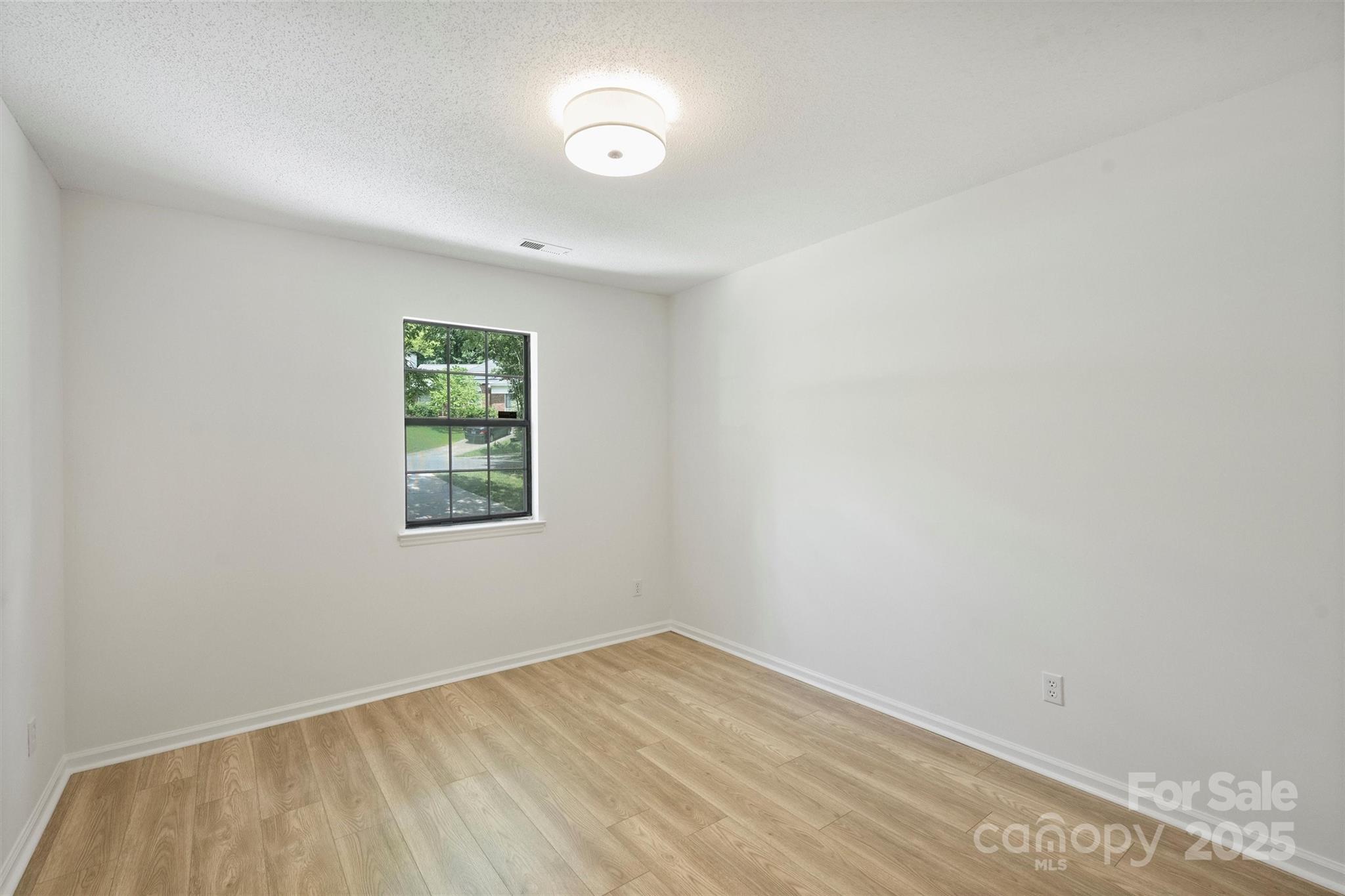 6115 Coltswood Court — Charlotte