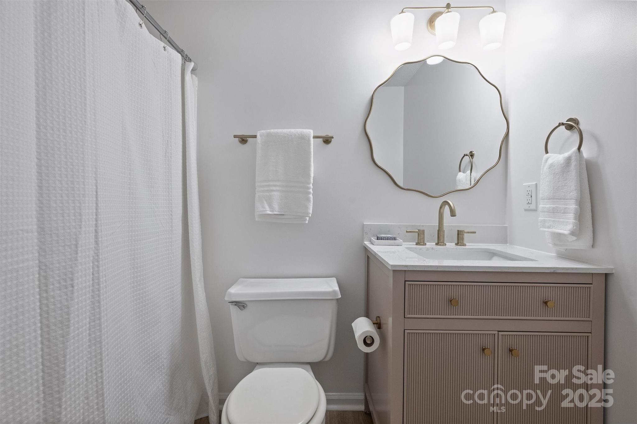 6115 Coltswood Court — Charlotte