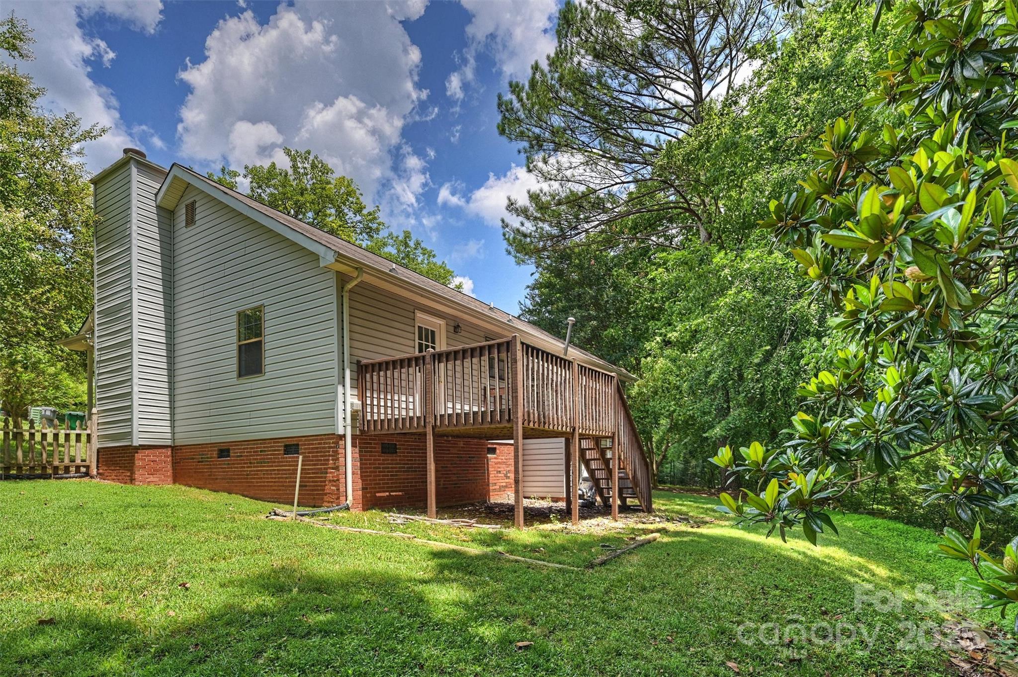 6115 Coltswood Court — Charlotte