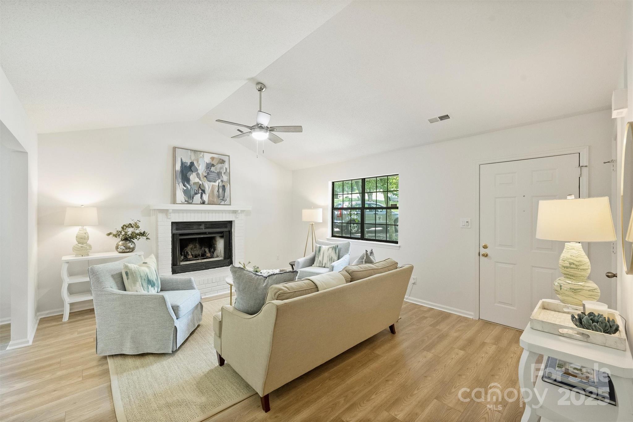 6115 Coltswood Court — Charlotte