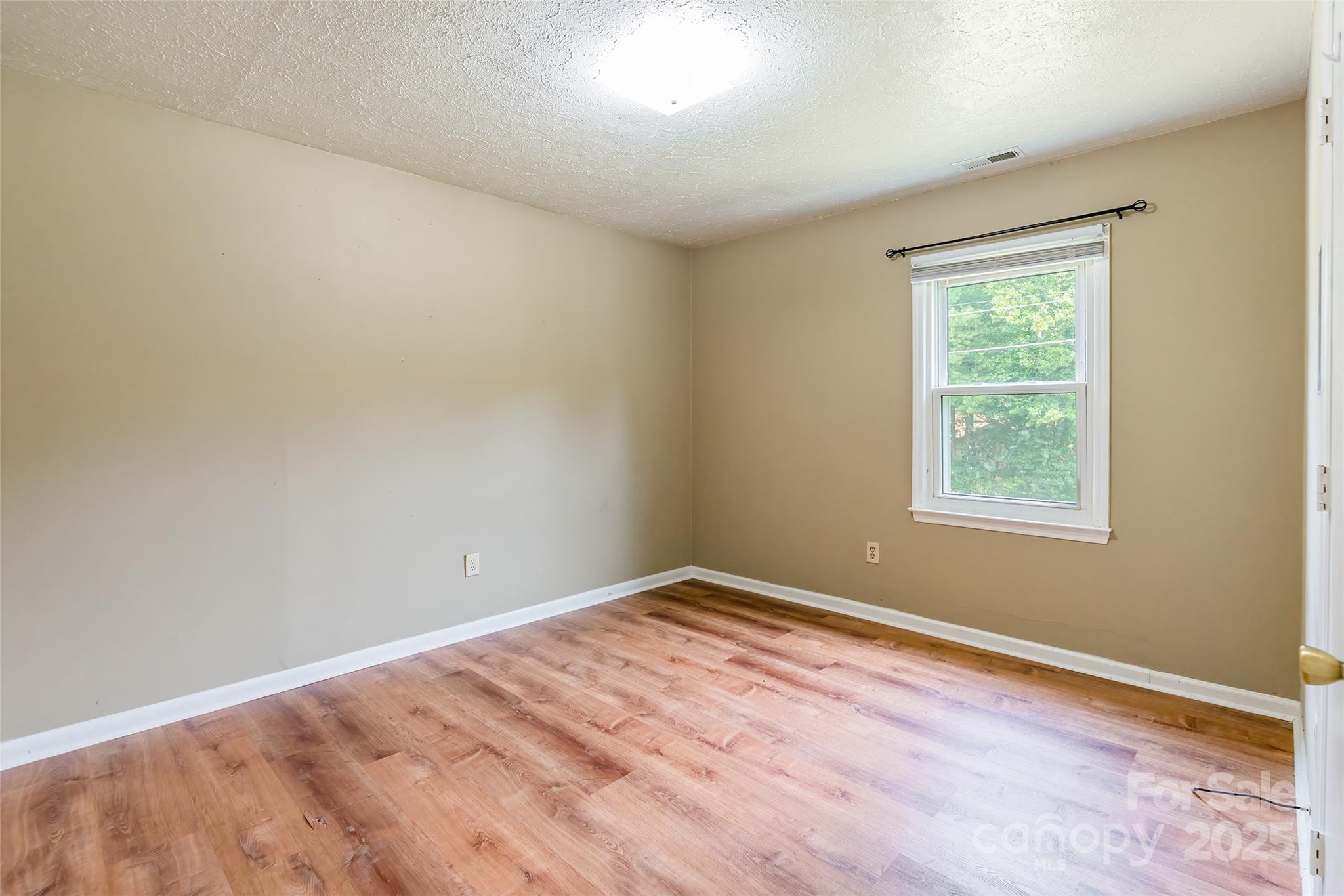 2675 Tablerock Road — Lenoir