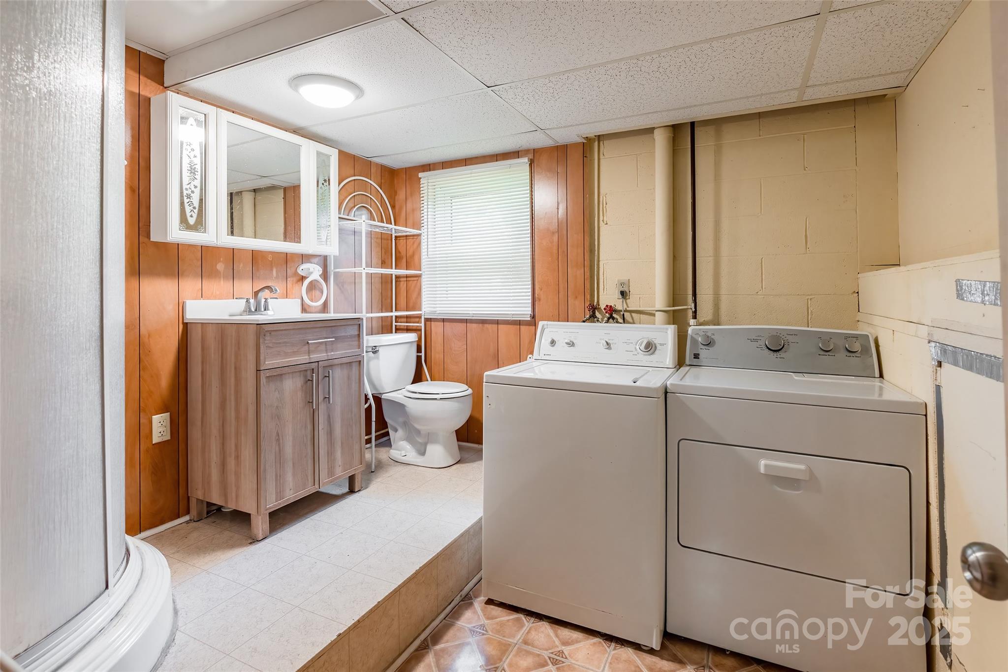 2675 Tablerock Road — Lenoir