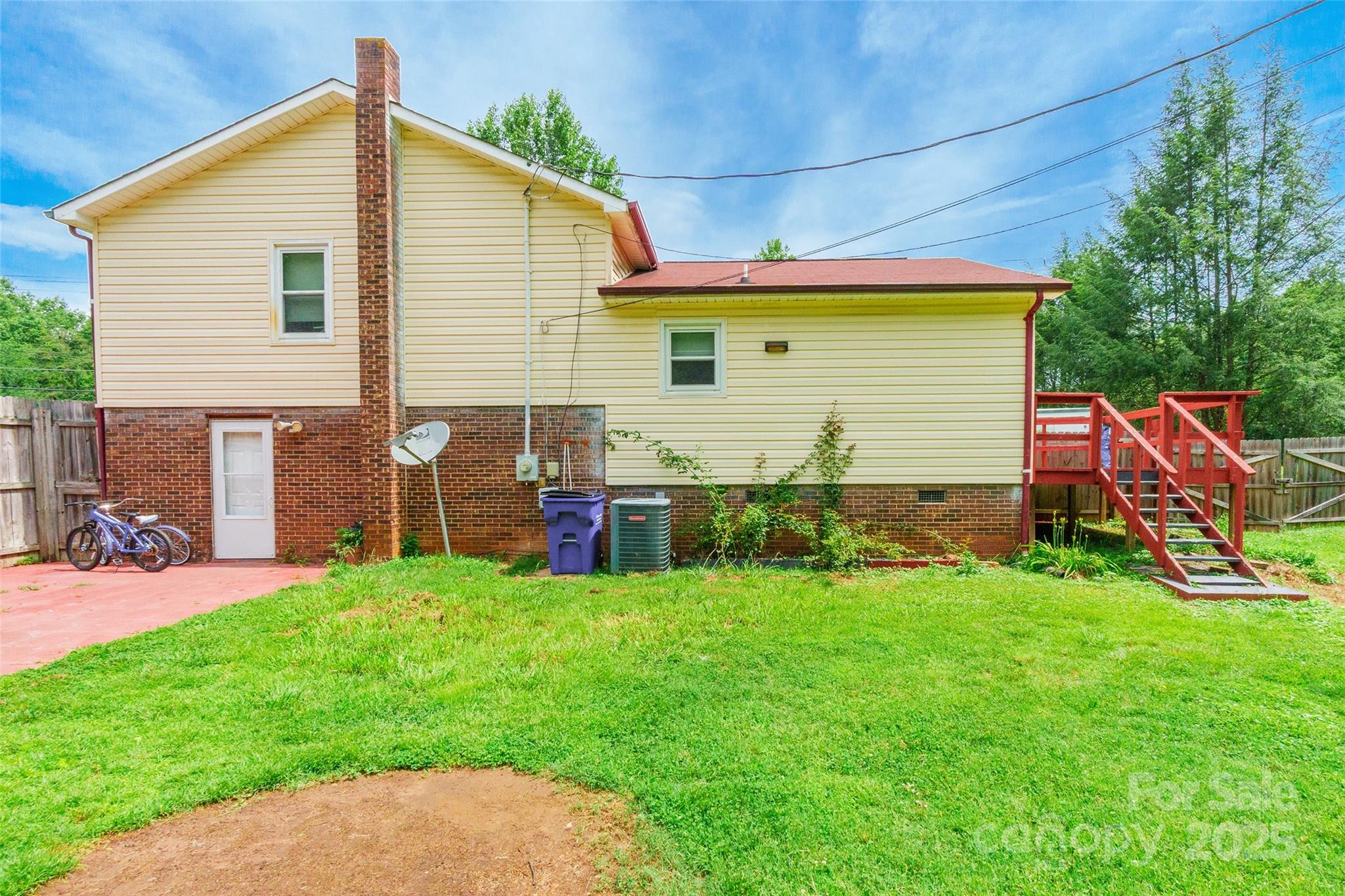 2675 Tablerock Road — Lenoir