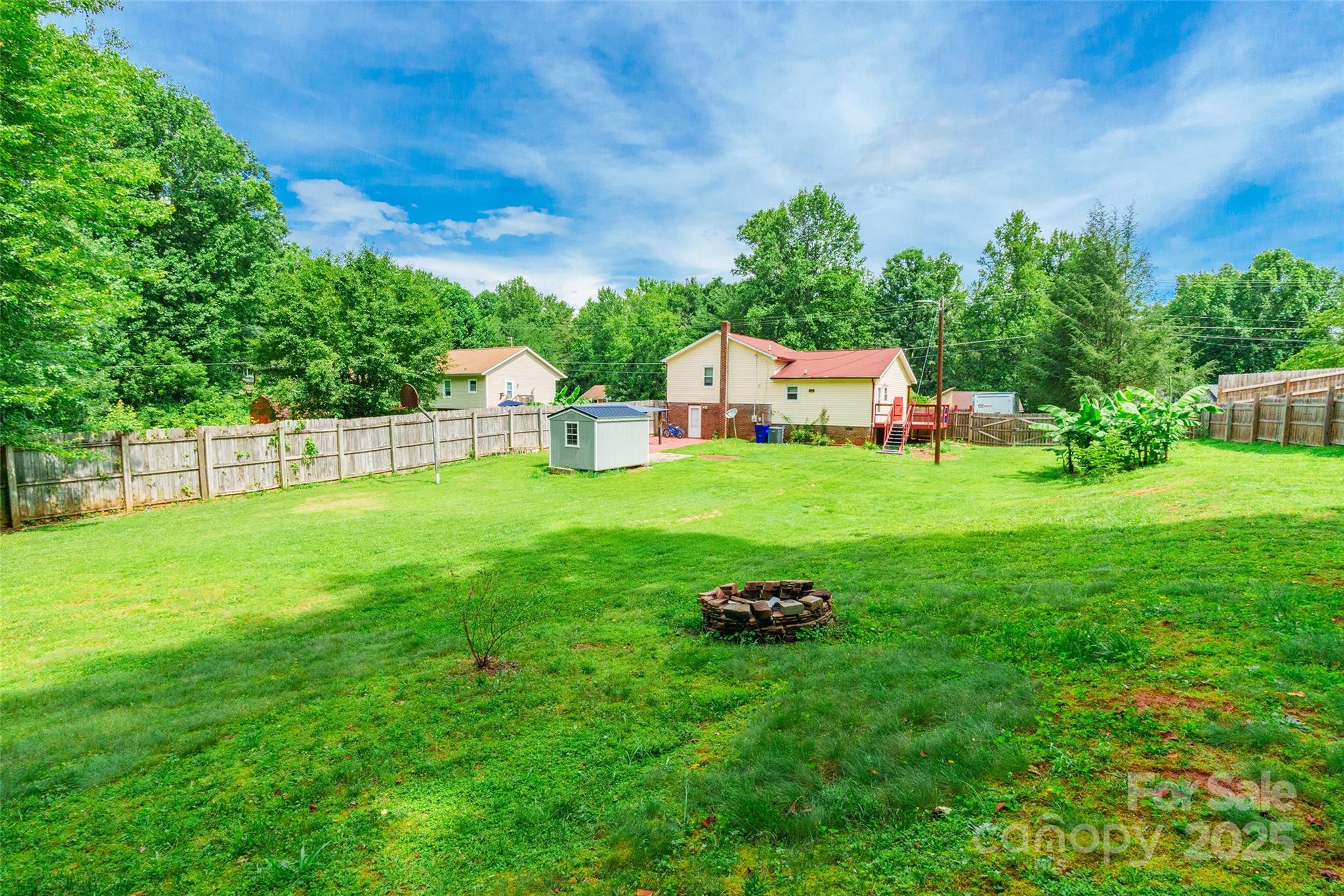 2675 Tablerock Road — Lenoir