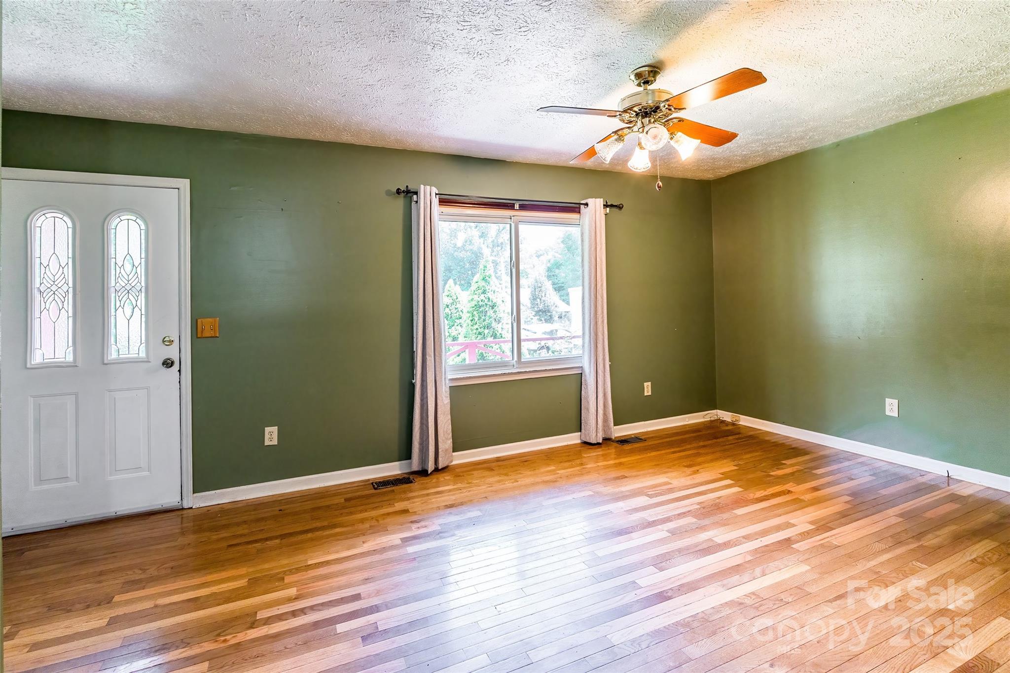 2675 Tablerock Road — Lenoir