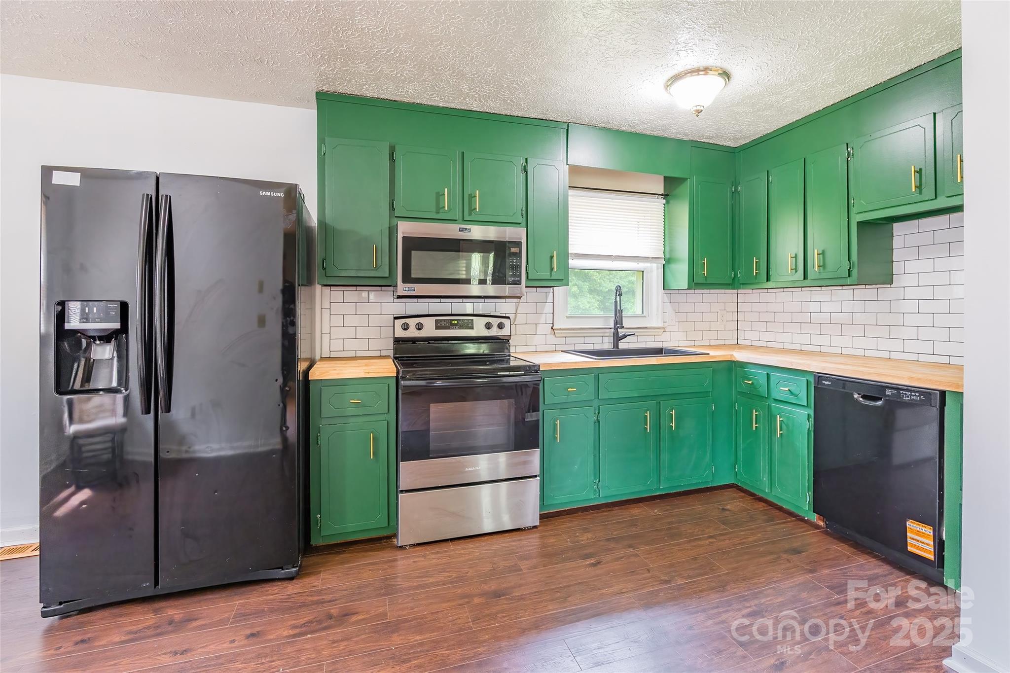 2675 Tablerock Road — Lenoir