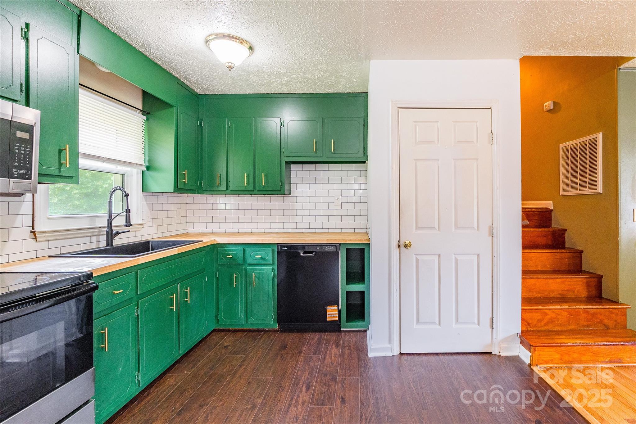 2675 Tablerock Road — Lenoir
