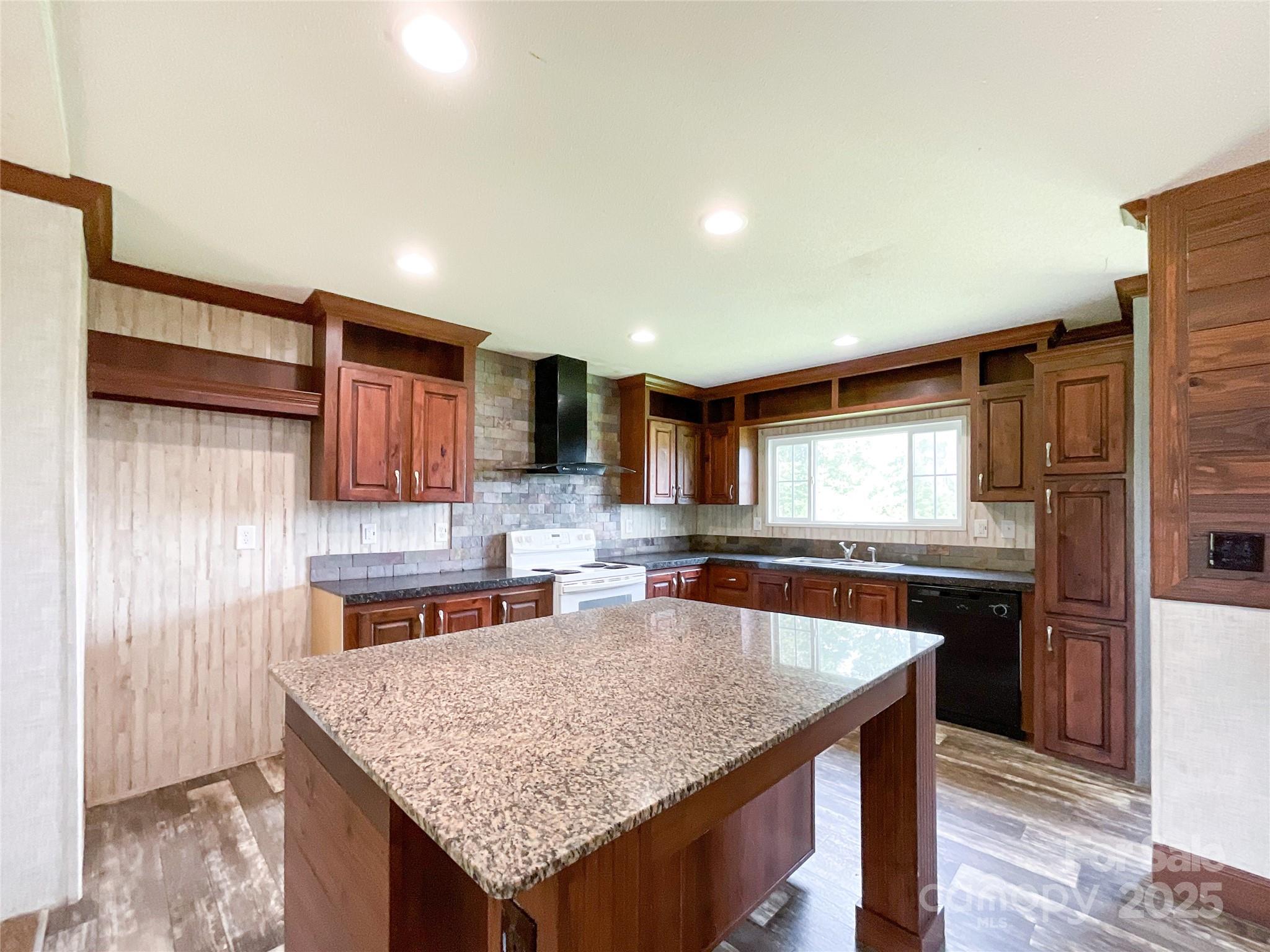 5321 State line Road — Marshville