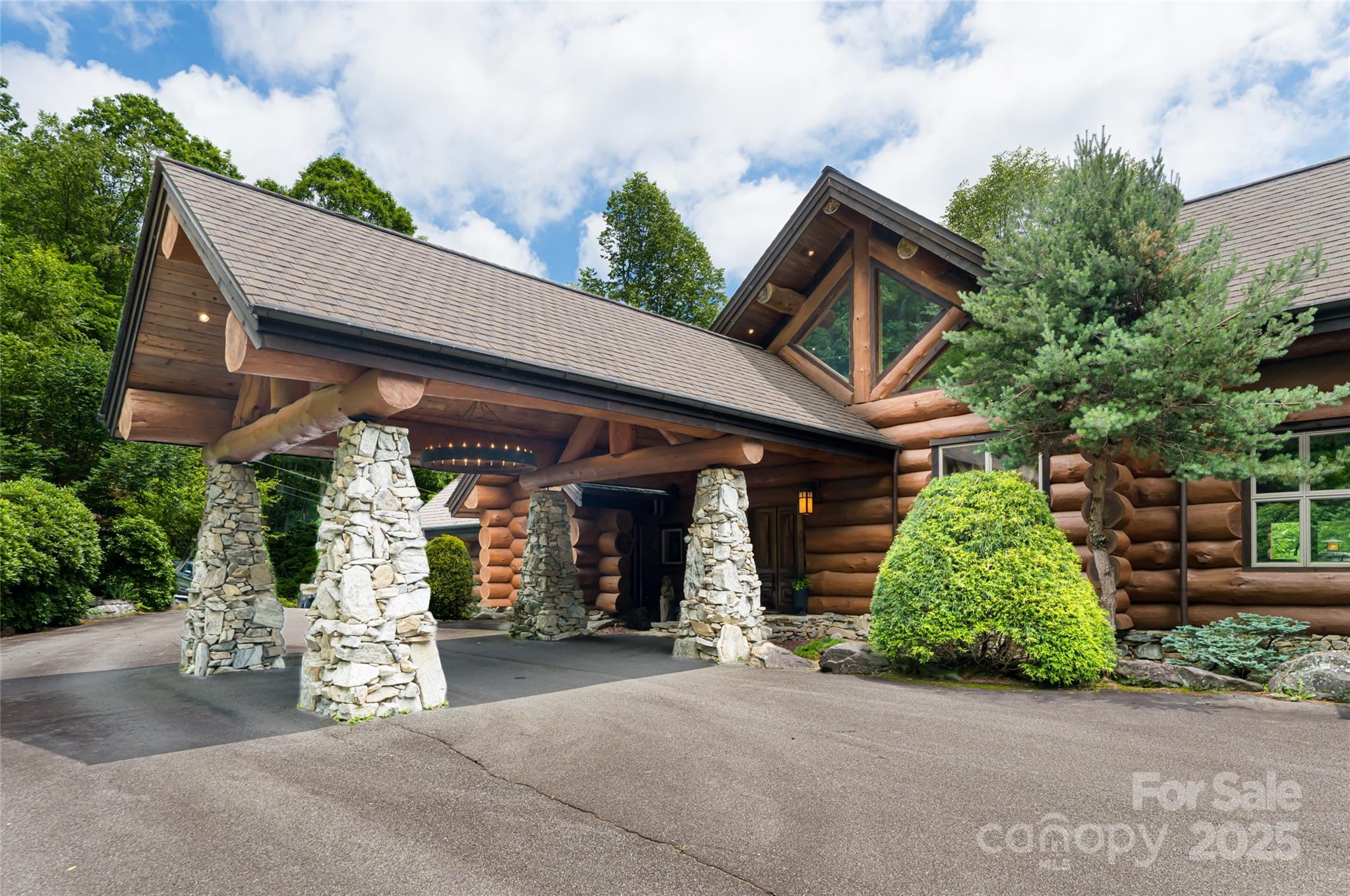 303 Flying Hawk Trail — Waynesville