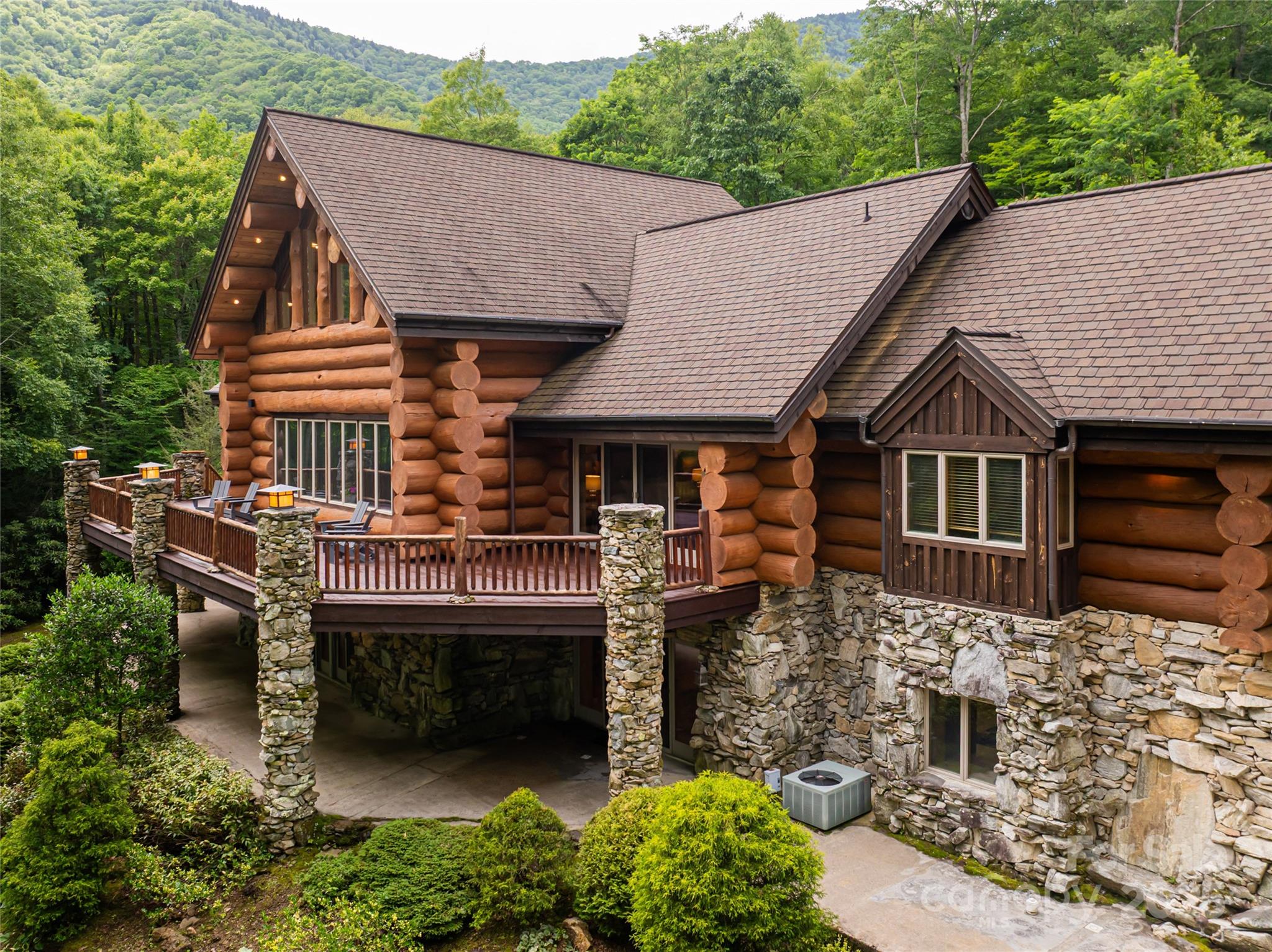303 Flying Hawk Trail — Waynesville