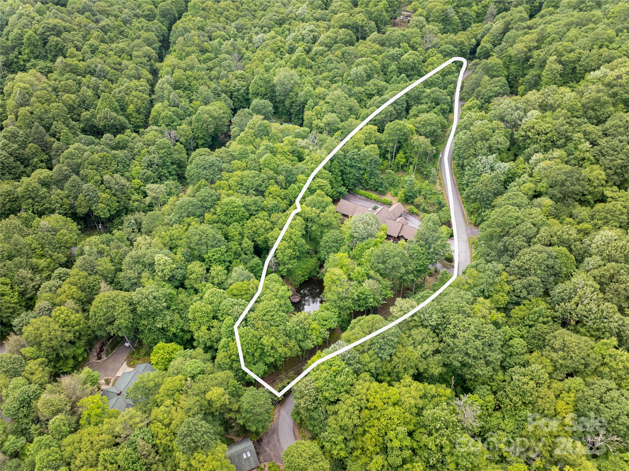 303 Flying Hawk Trail — Waynesville