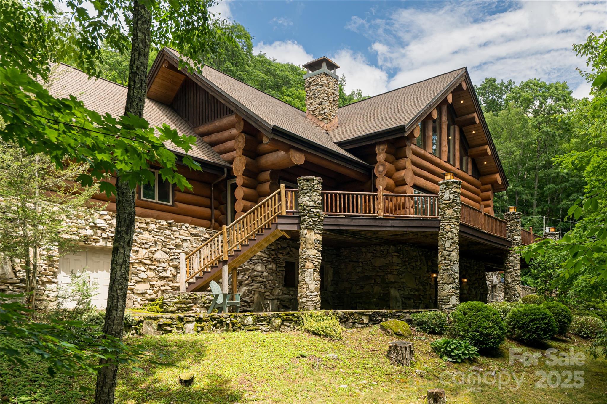 303 Flying Hawk Trail — Waynesville