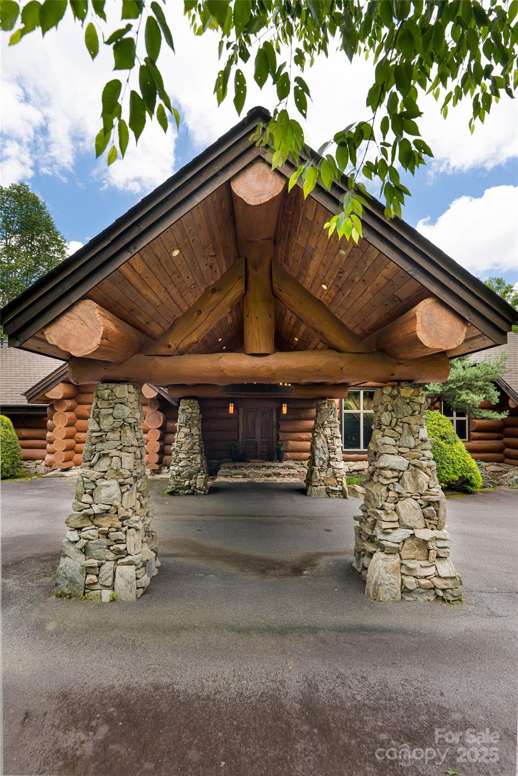 303 Flying Hawk Trail — Waynesville