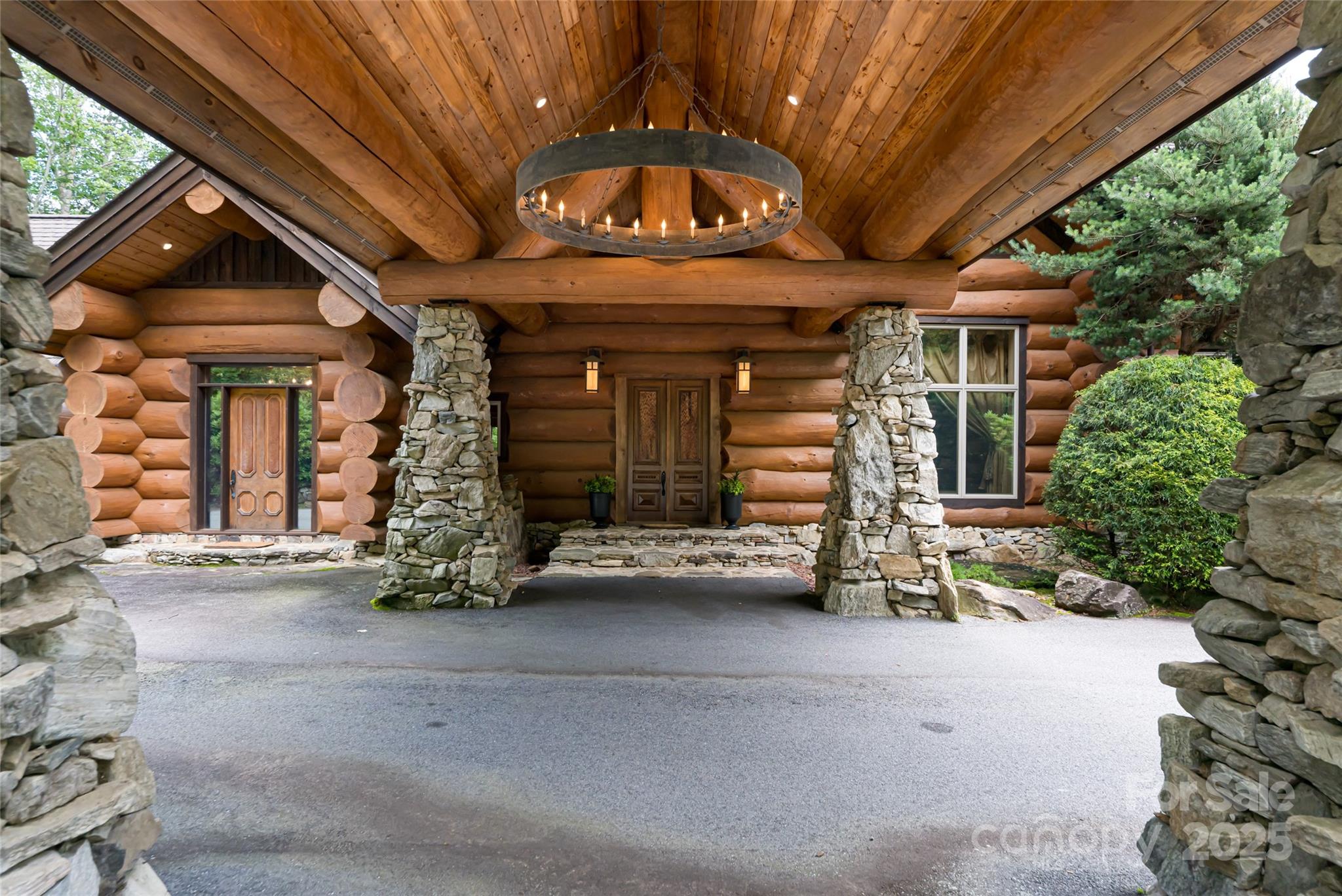 303 Flying Hawk Trail — Waynesville