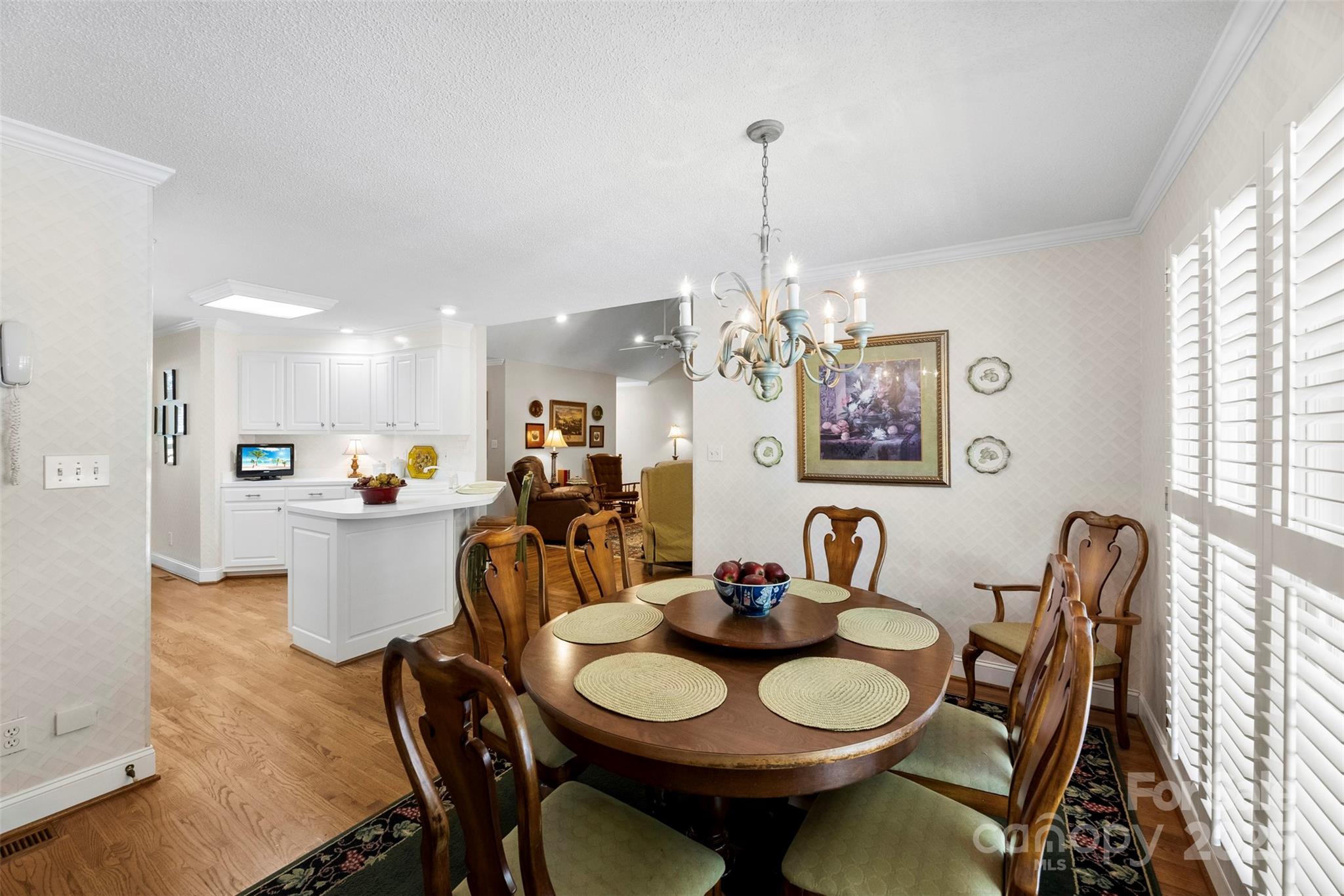 600 Queens Road — Cherryville