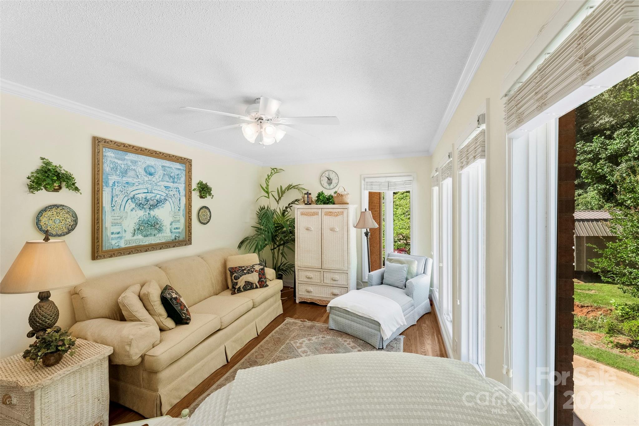 600 Queens Road — Cherryville