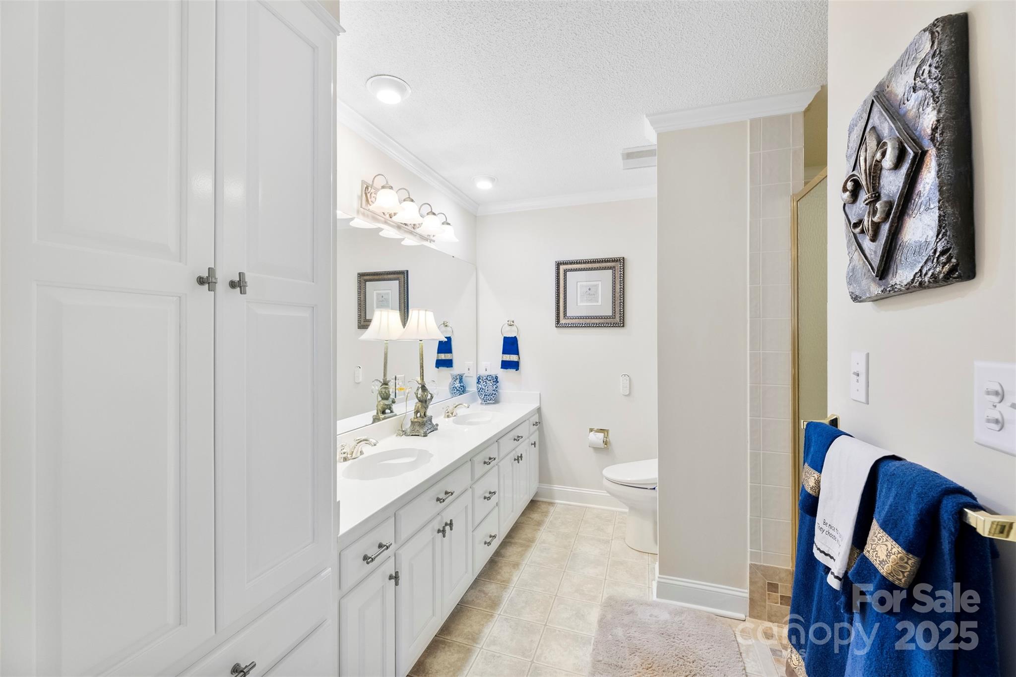 600 Queens Road — Cherryville