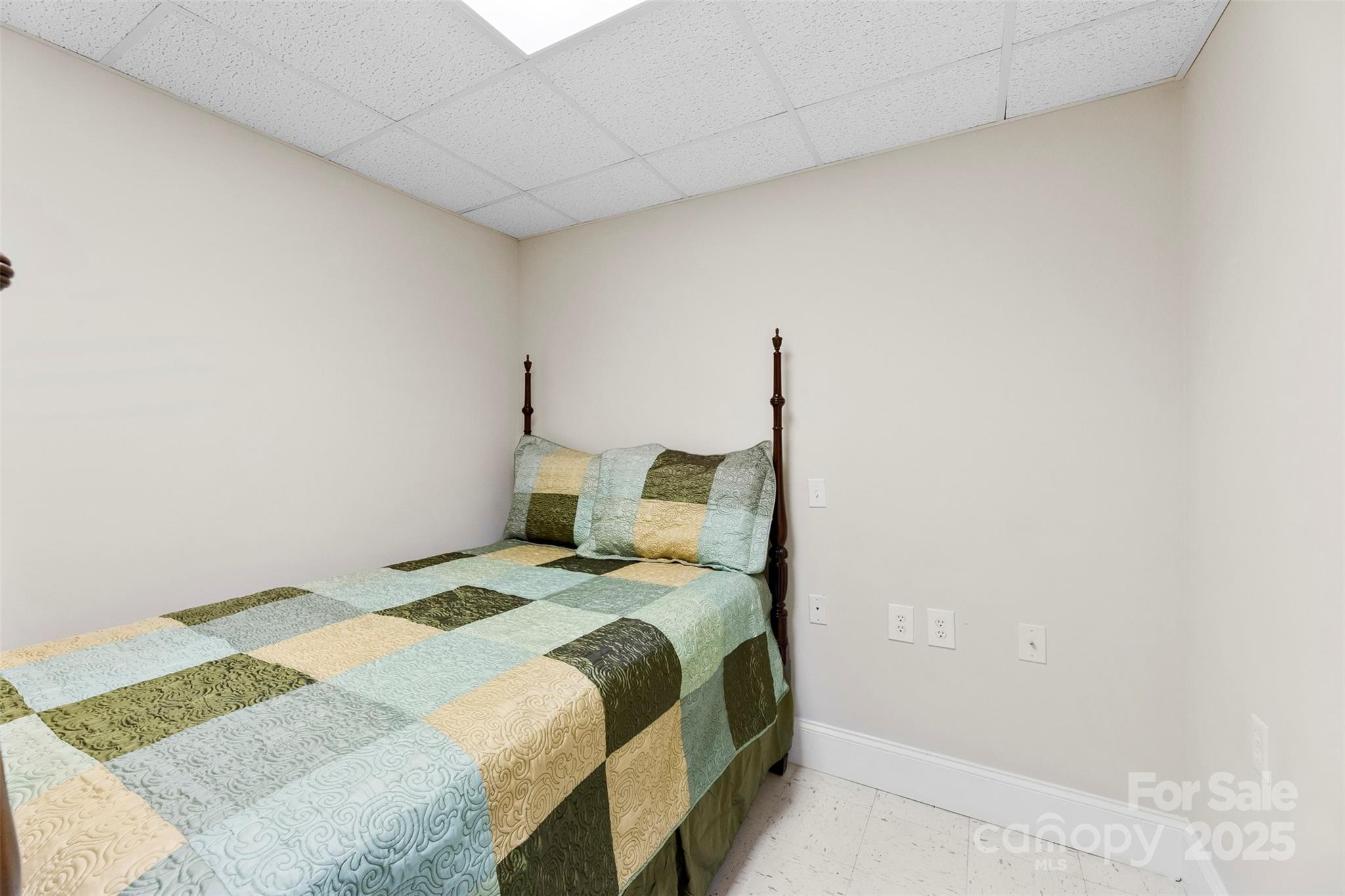 600 Queens Road — Cherryville