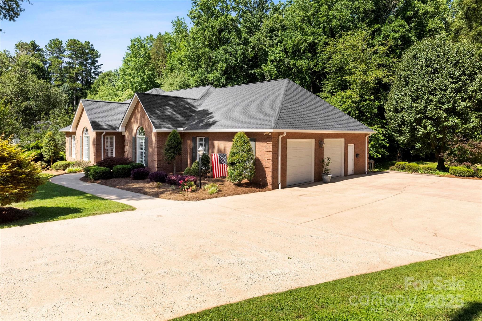 600 Queens Road — Cherryville