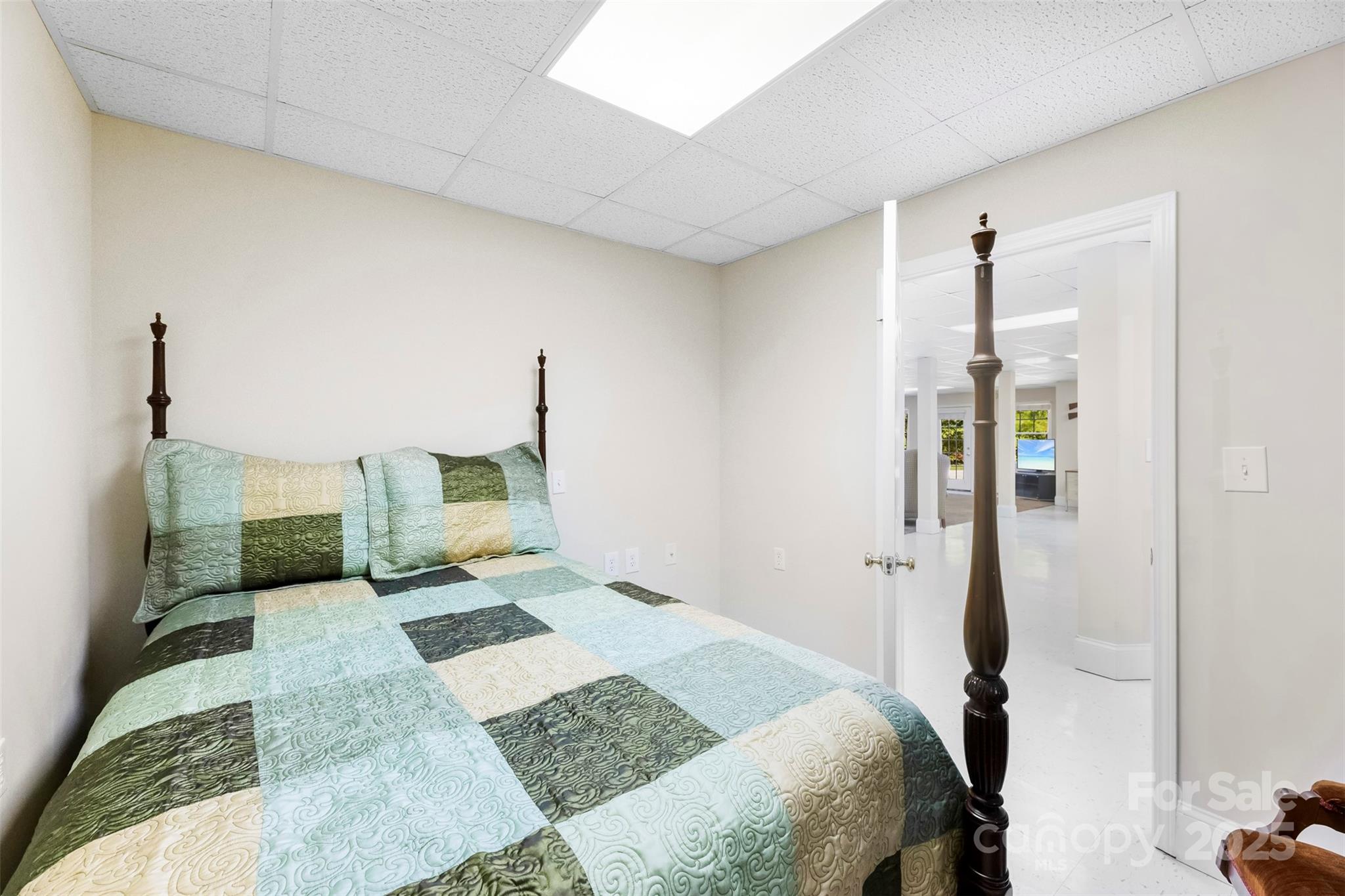 600 Queens Road — Cherryville