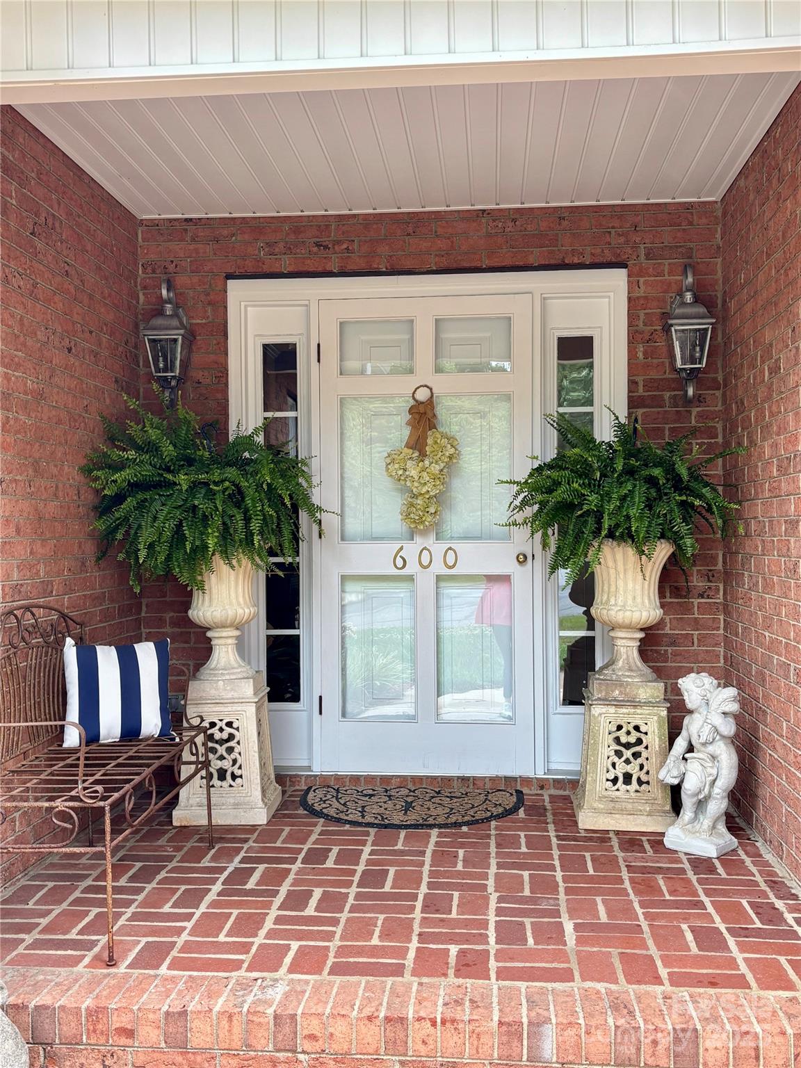 600 Queens Road — Cherryville