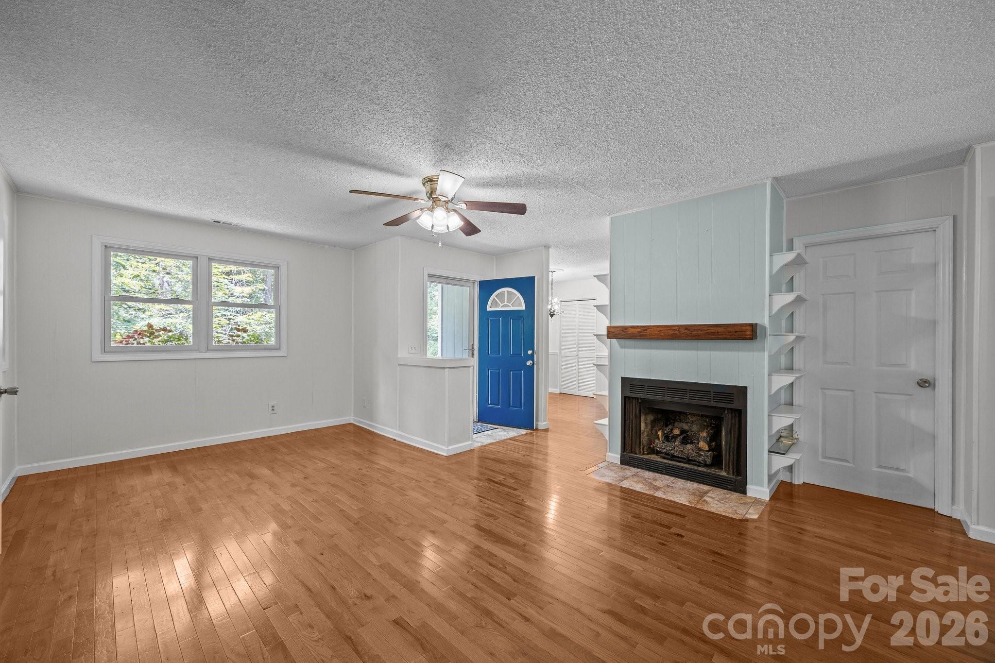 193 Timberside Drive — Mars Hill
