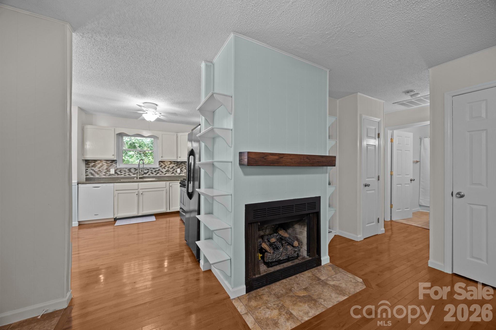 193 Timberside Drive — Mars Hill