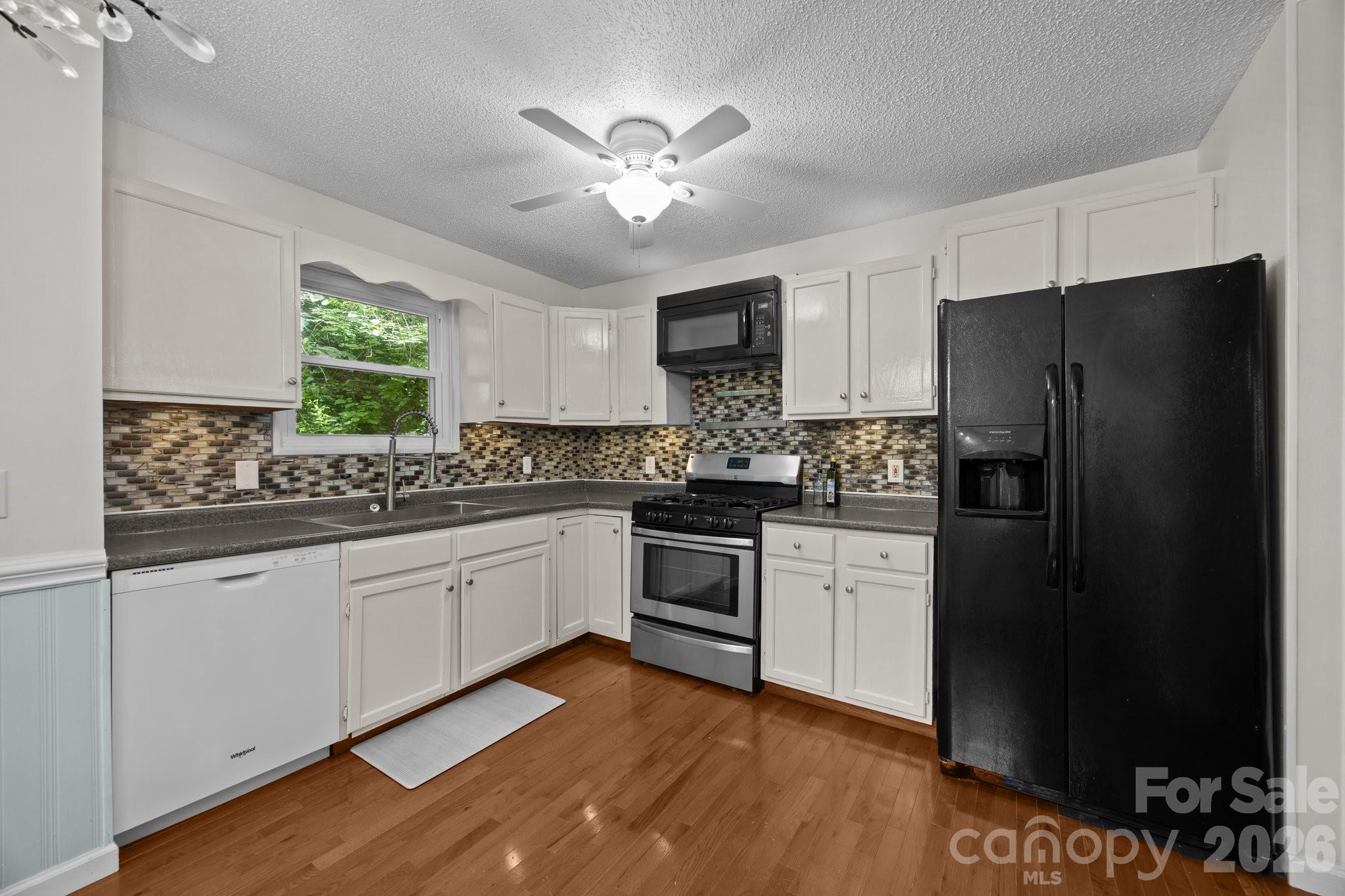 193 Timberside Drive — Mars Hill