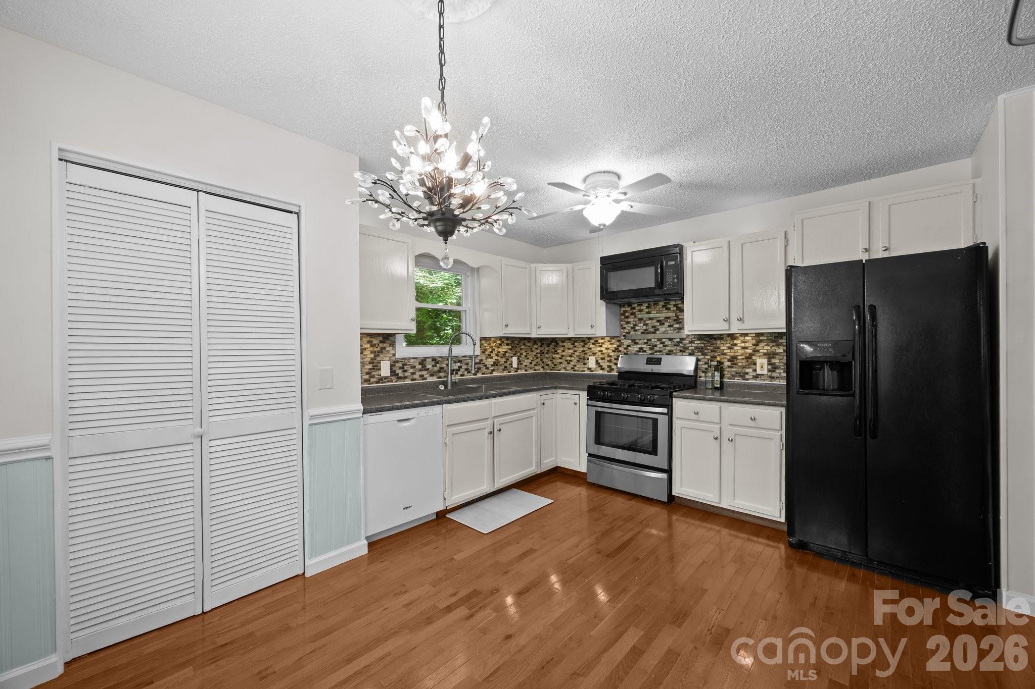 193 Timberside Drive — Mars Hill