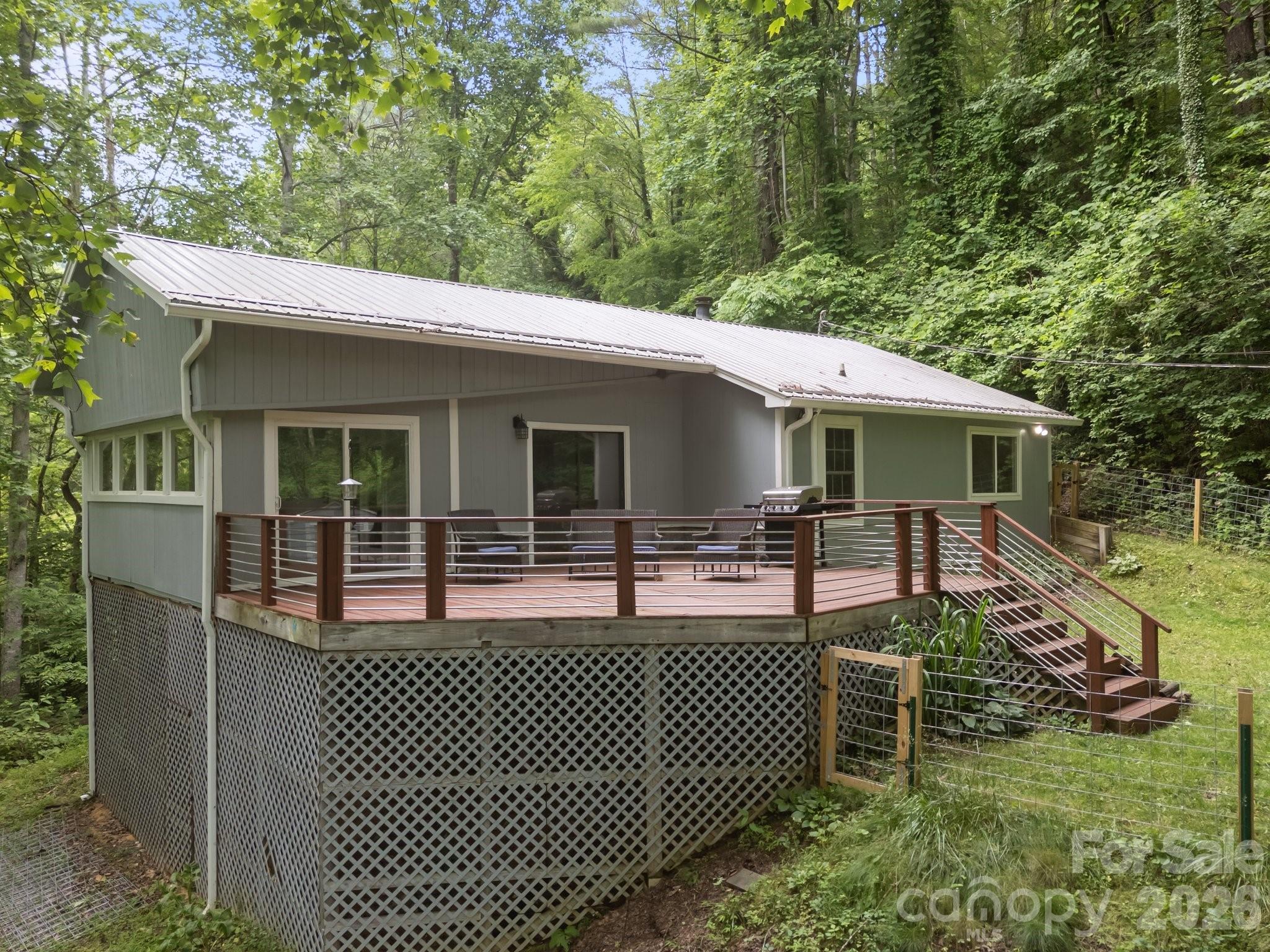 193 Timberside Drive — Mars Hill