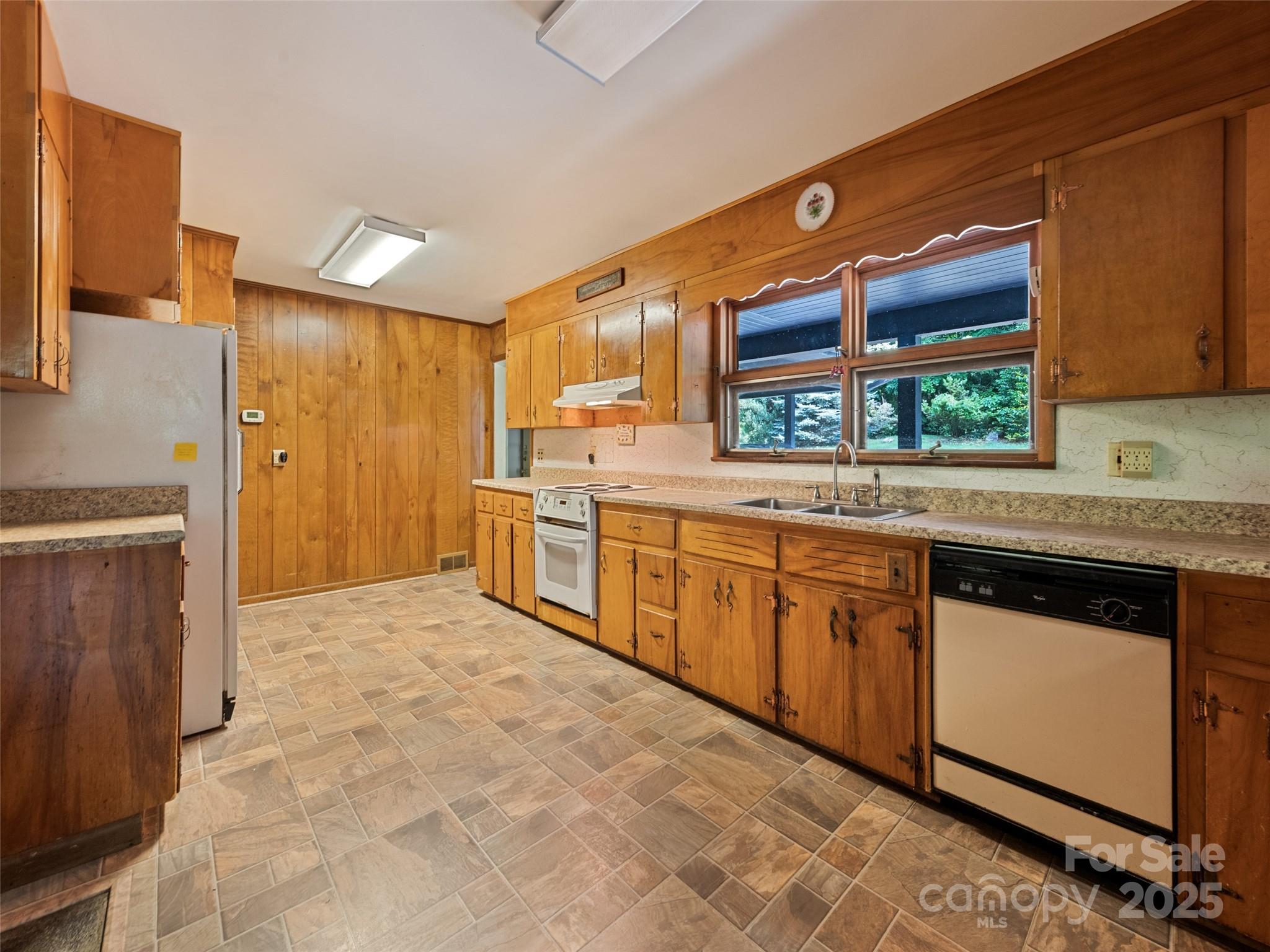 88 Laurel Loop — Maggie Valley