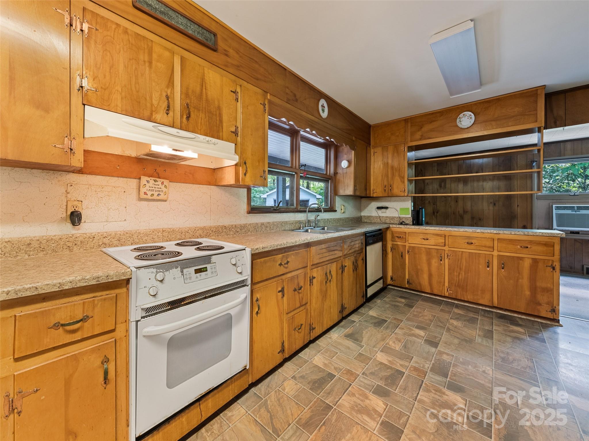 88 Laurel Loop — Maggie Valley