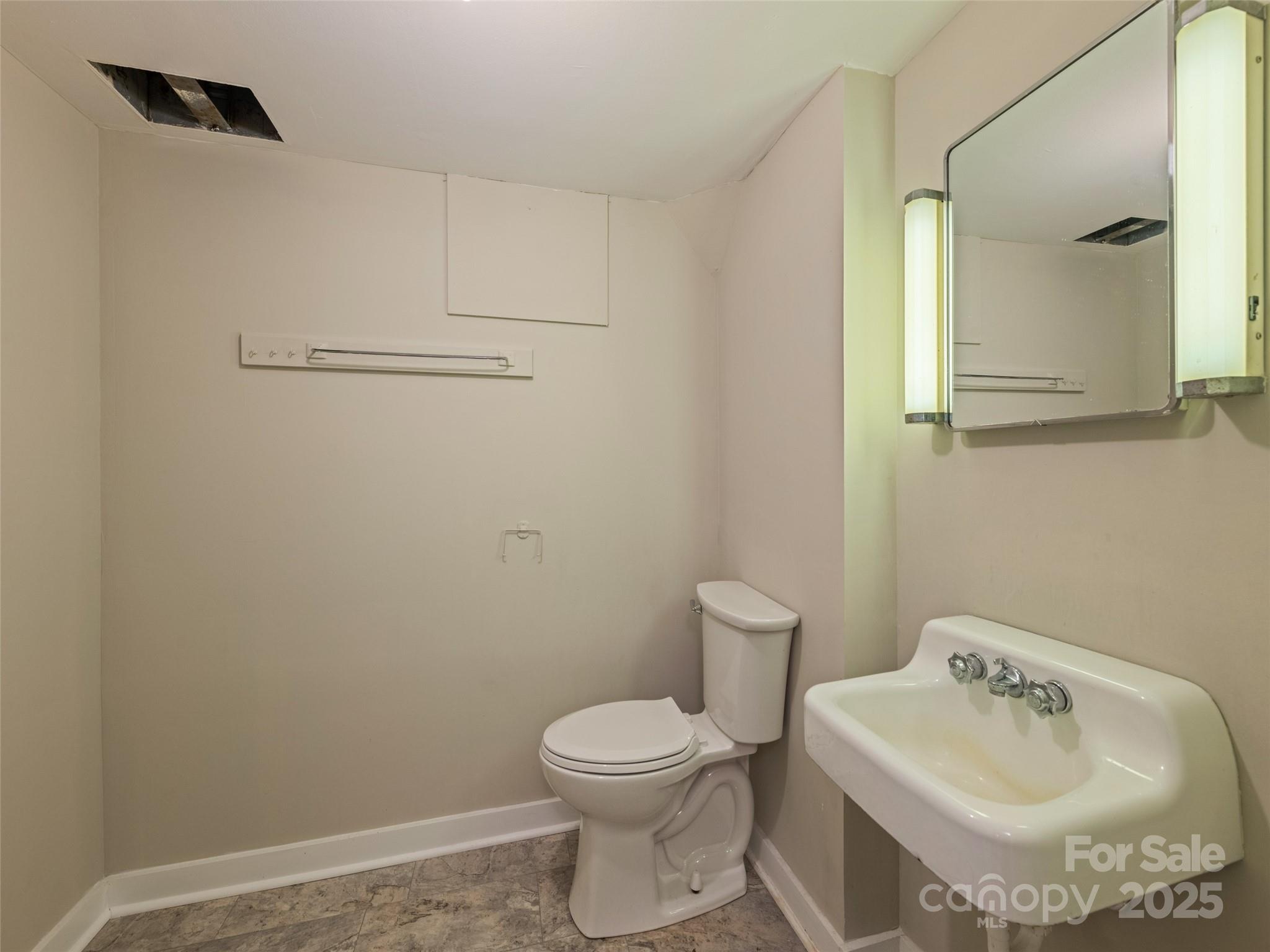 88 Laurel Loop — Maggie Valley