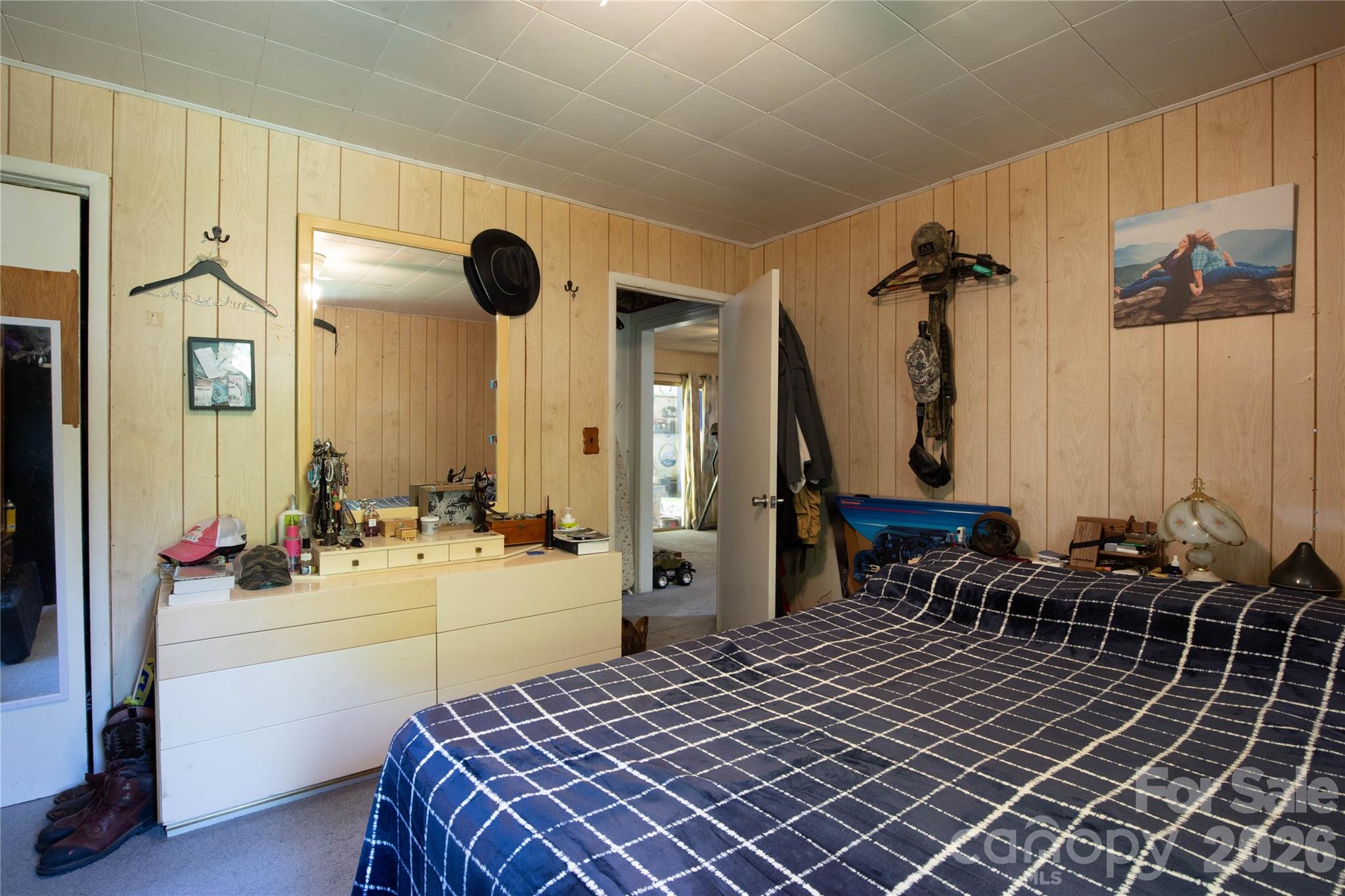 1424 Bear Creek Road — Bakersville