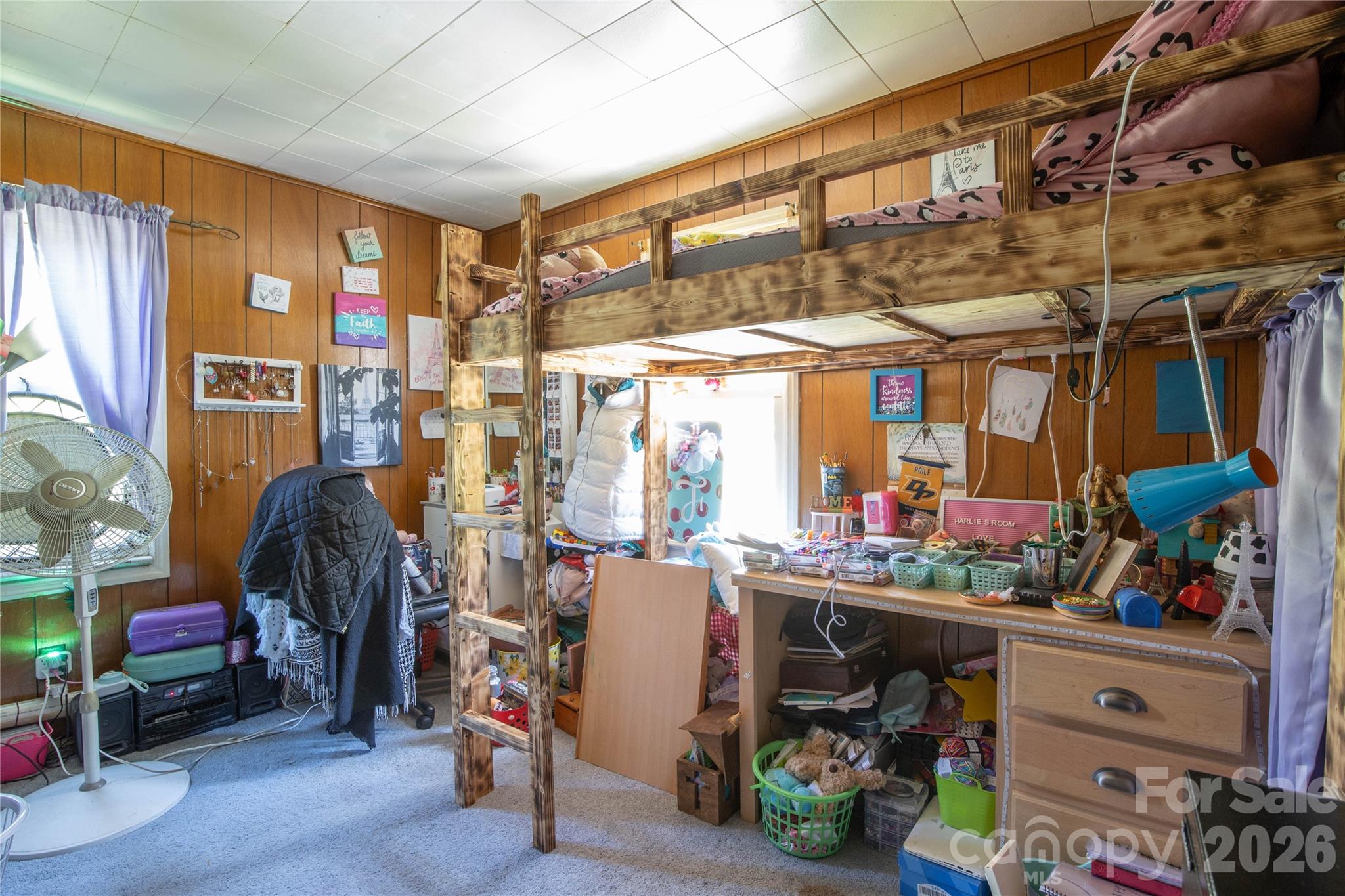 1424 Bear Creek Road — Bakersville