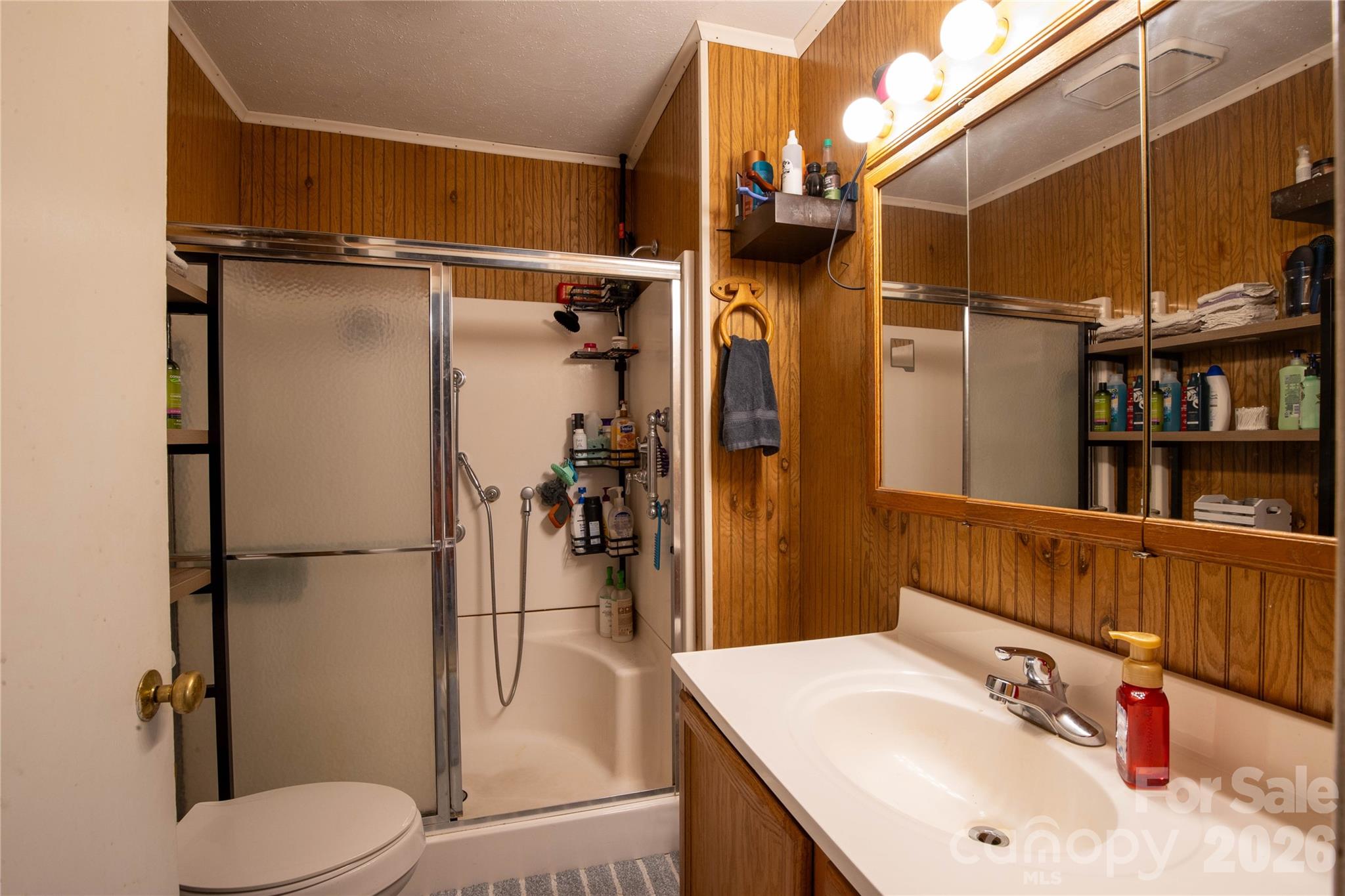 1424 Bear Creek Road — Bakersville