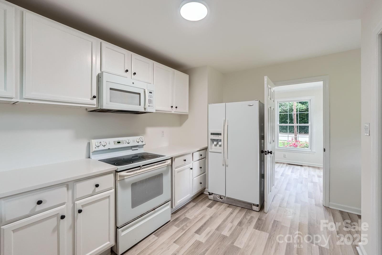 1224 E Woodlawn Road — Charlotte