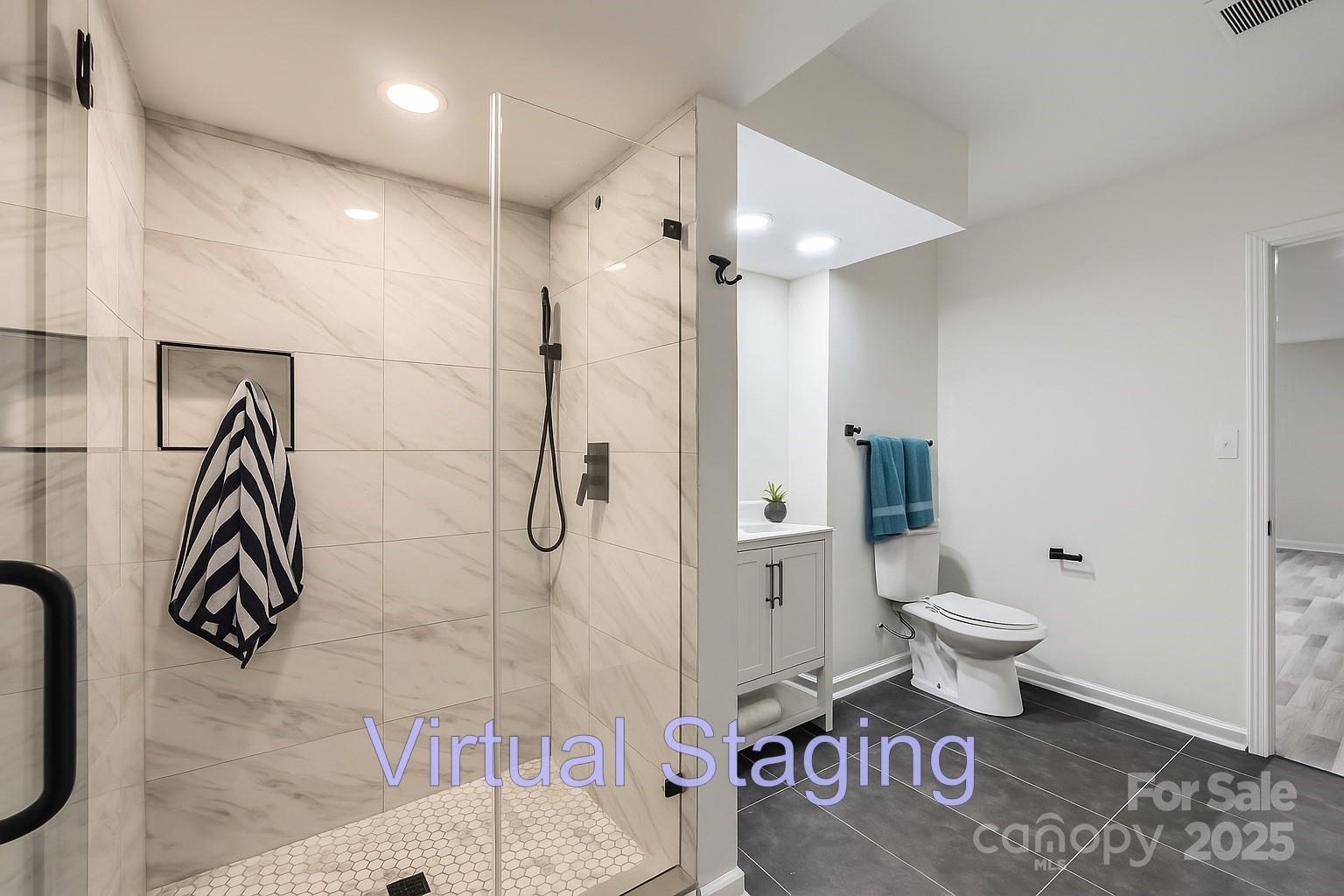 1224 E Woodlawn Road — Charlotte