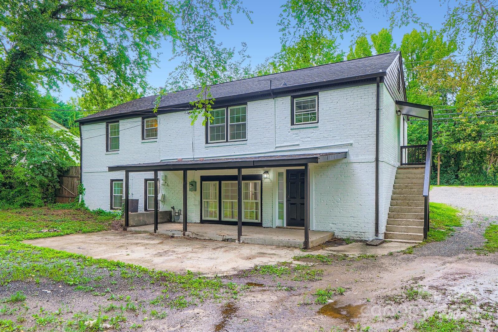 1224 E Woodlawn Road — Charlotte