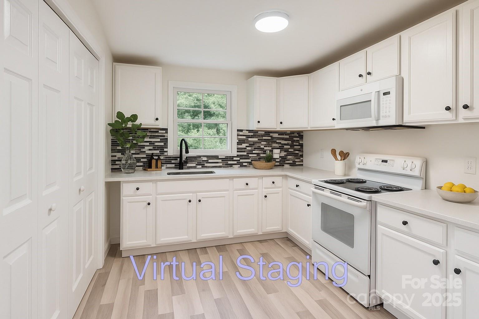 1224 E Woodlawn Road — Charlotte