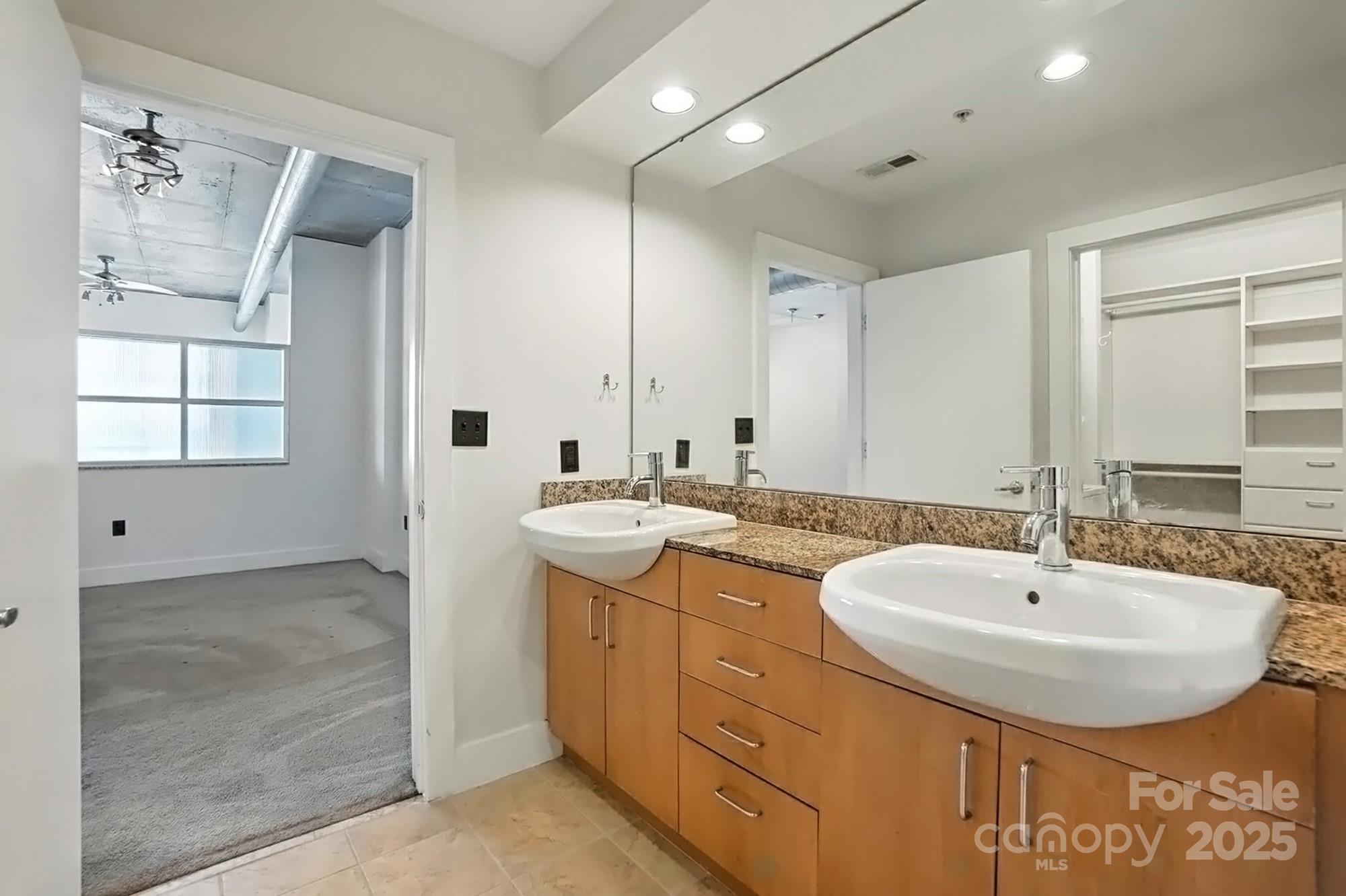 505 E 6th Street #908 — Charlotte