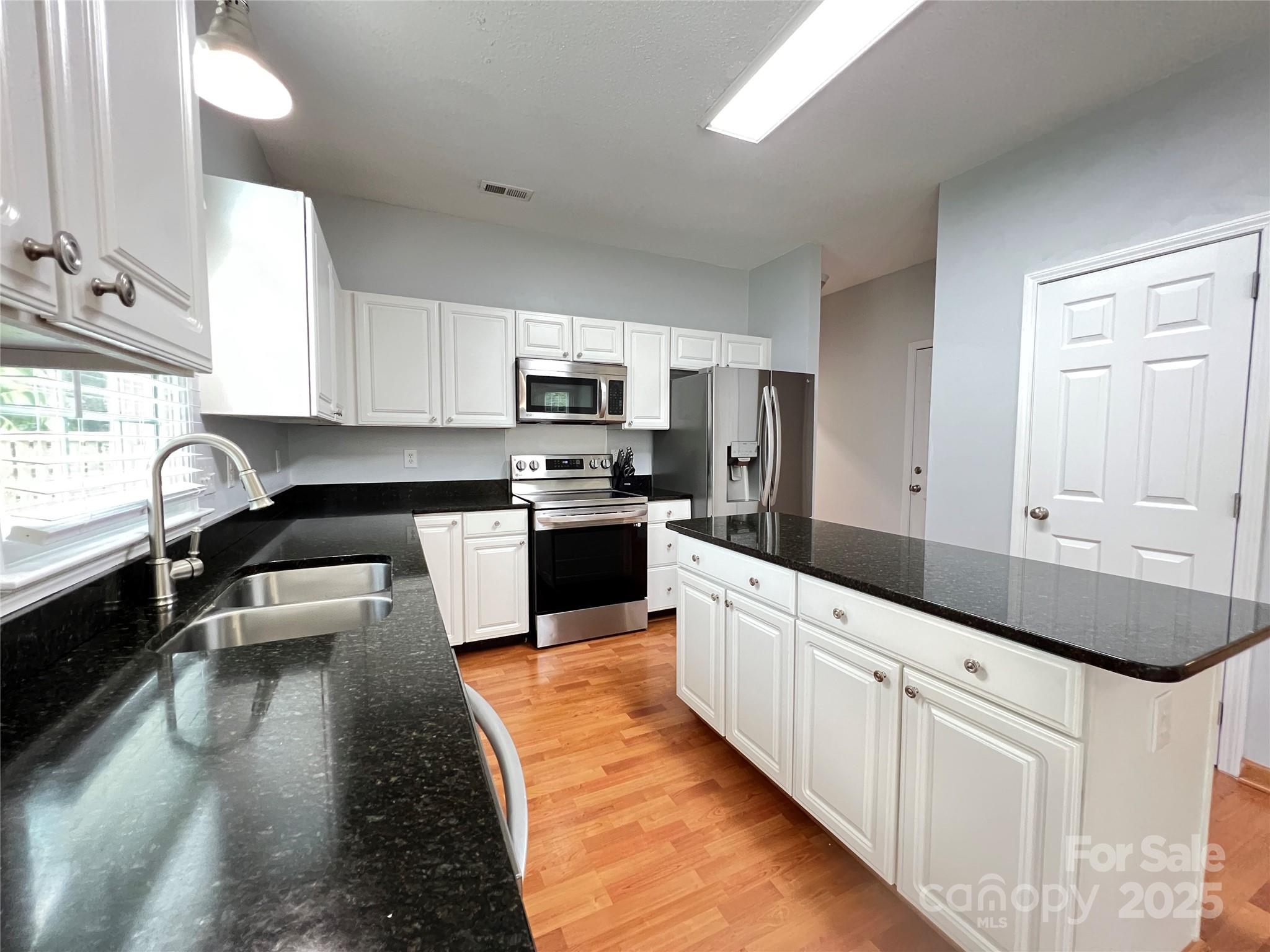 2609 Lamp Post Lane — Kannapolis