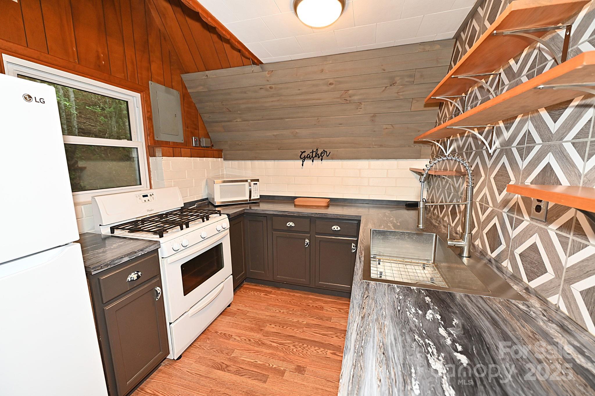 3430 & 3390 Rose Creek Road — Morganton
