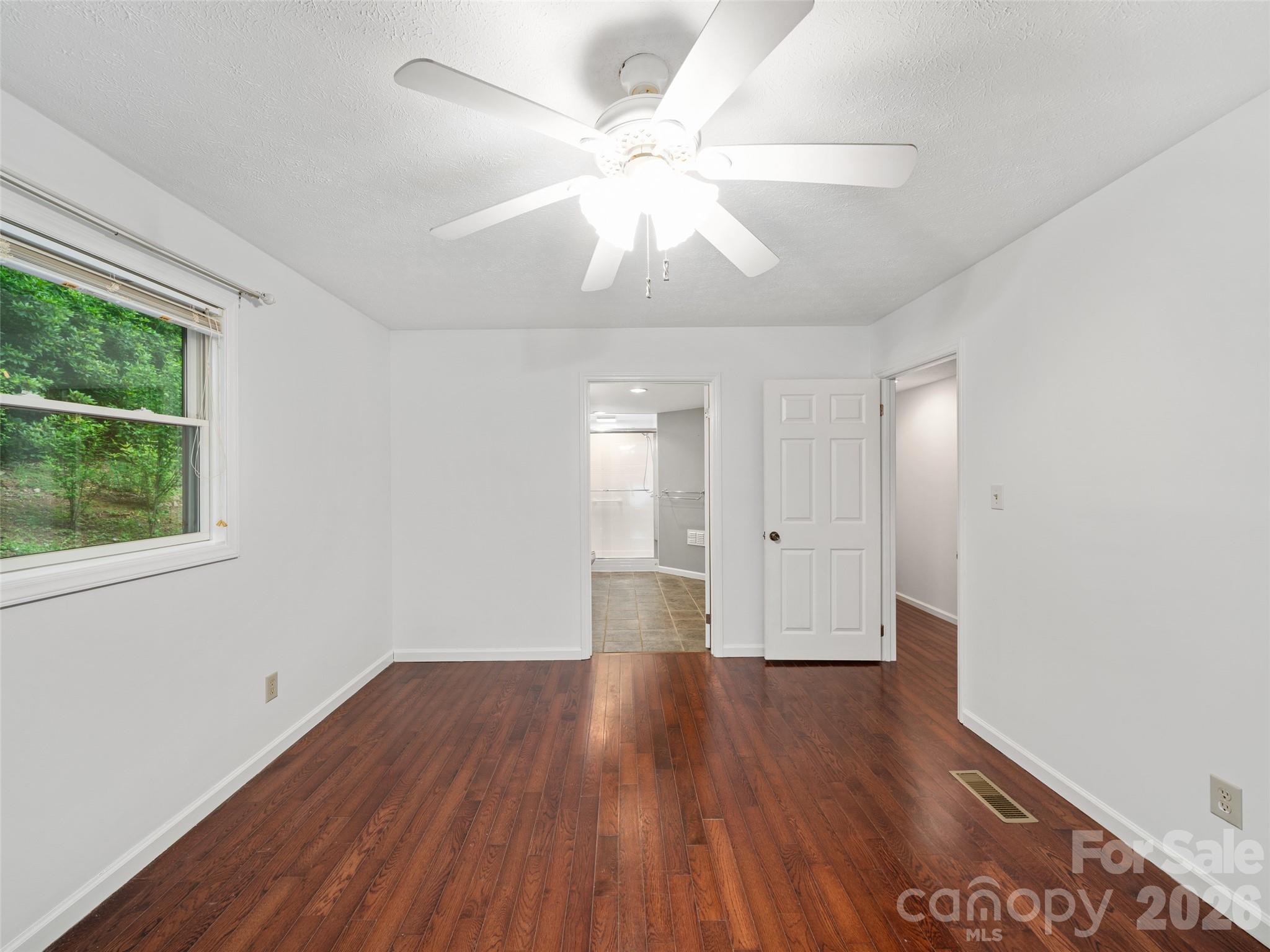 125 HEARTLAND Lane — Burnsville