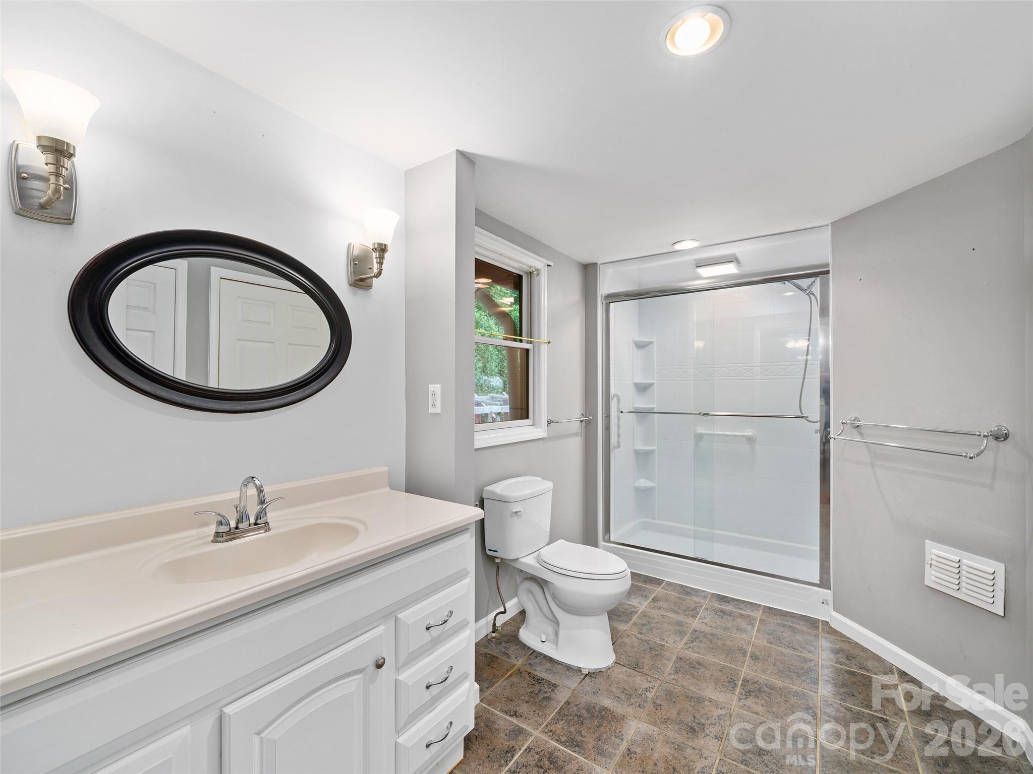 125 HEARTLAND Lane — Burnsville