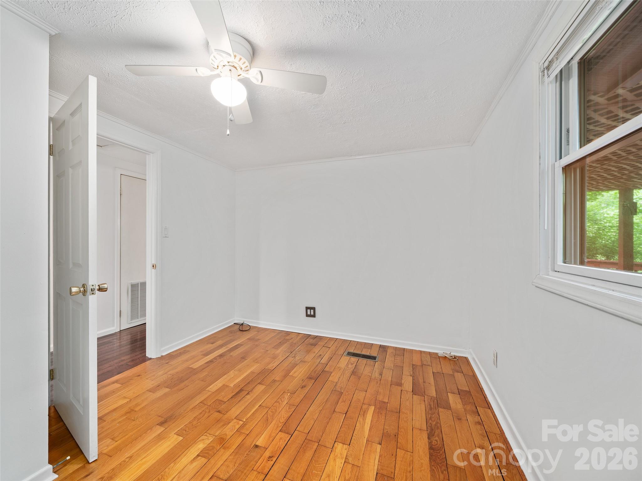 125 HEARTLAND Lane — Burnsville