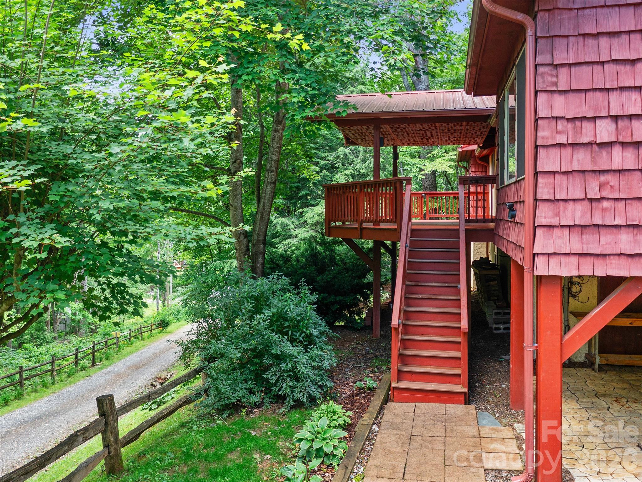 125 HEARTLAND Lane — Burnsville