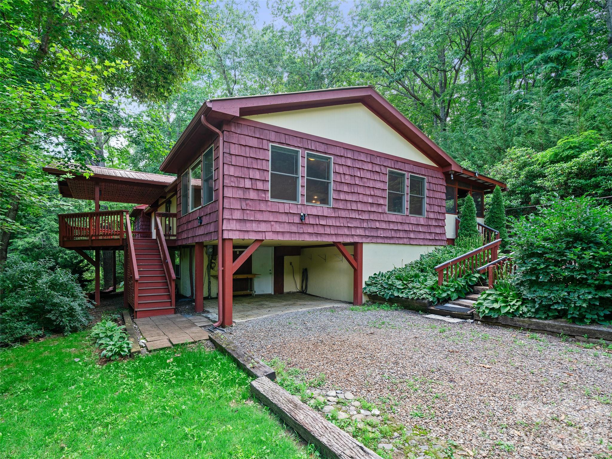 125 HEARTLAND Lane — Burnsville