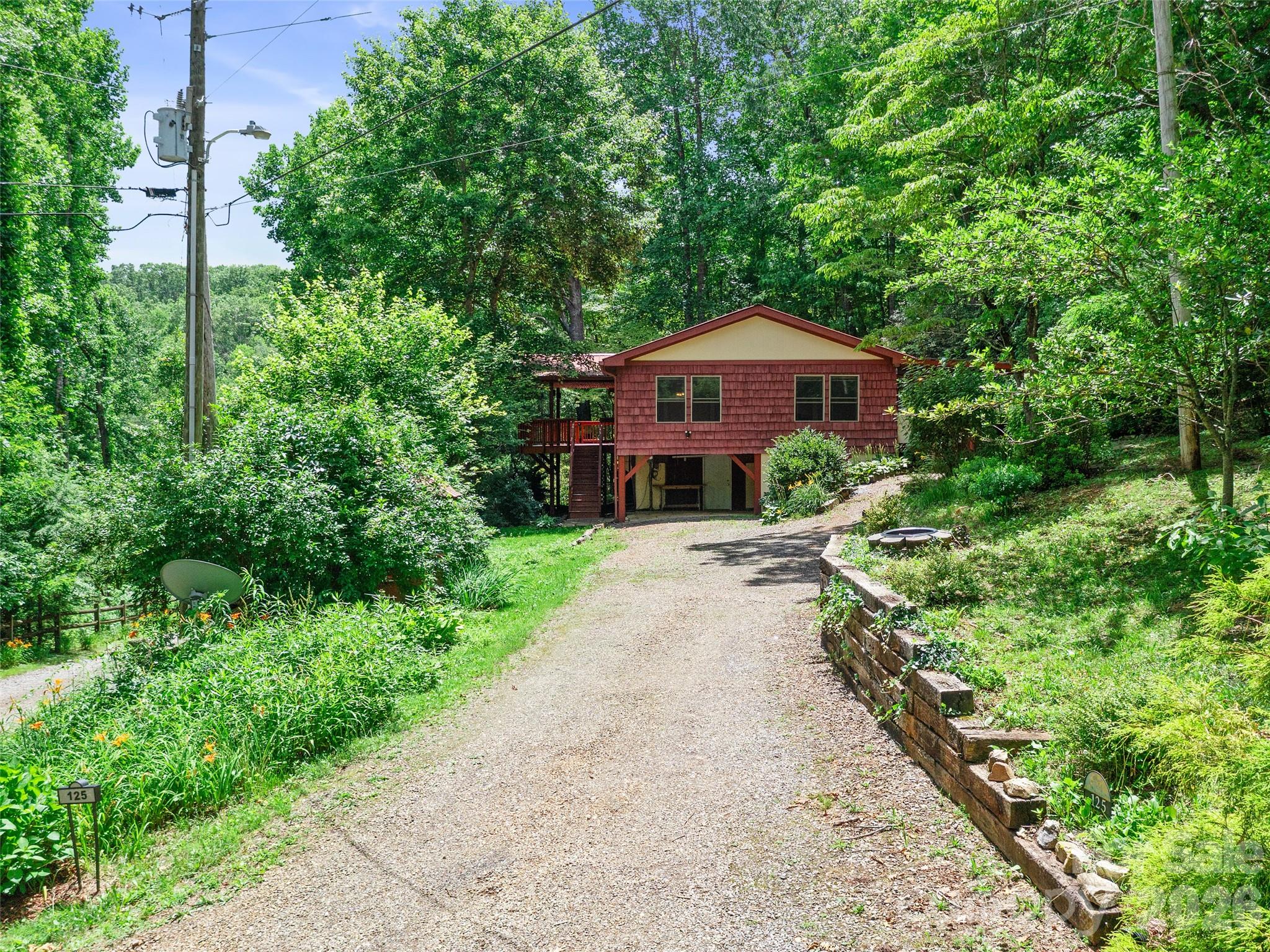 125 HEARTLAND Lane — Burnsville