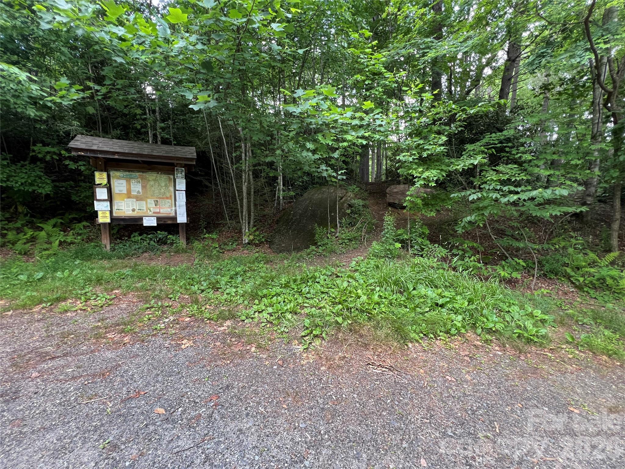 125 HEARTLAND Lane — Burnsville